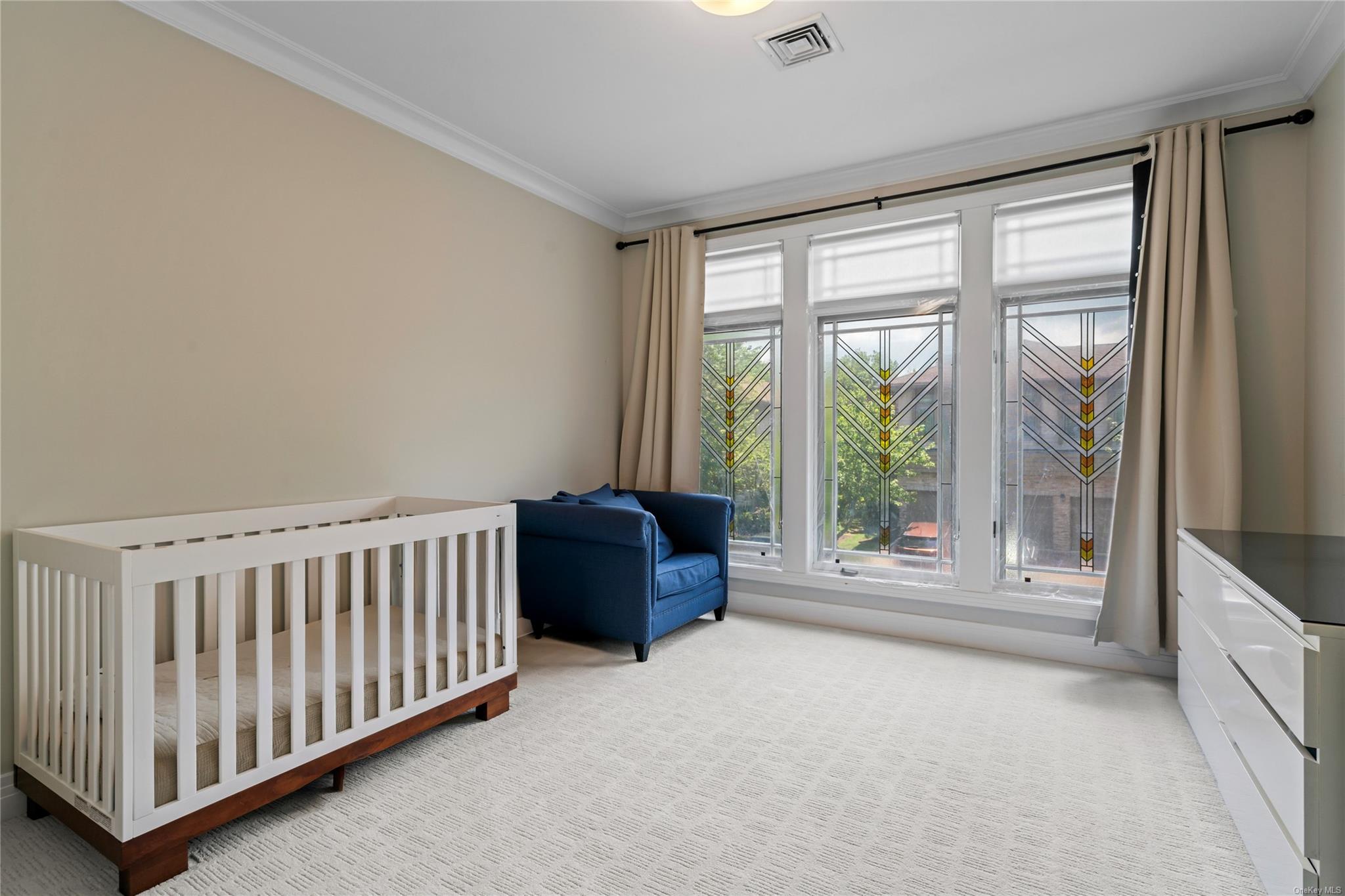 8 Holiday Pond Road, Jericho, NY 11753