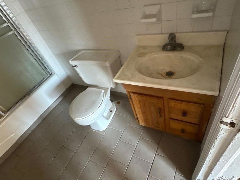 110 Cedar Road, Inwood, NY 11096