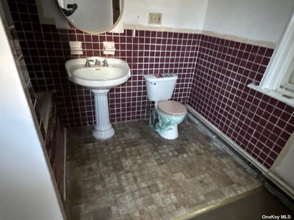 110 Cedar Road, Inwood, NY 11096