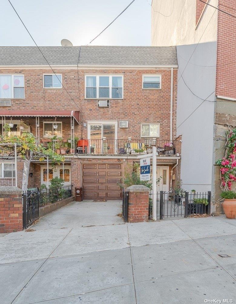 28-12 Astoria Boulevard, Astoria, NY 11102