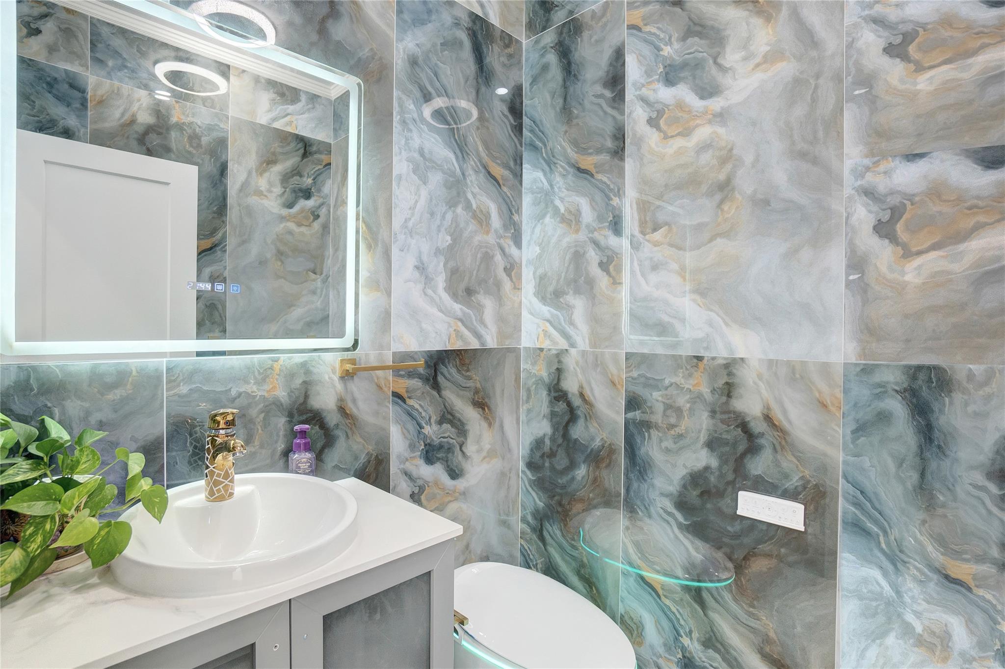 14 James Street, East Rockaway, NY 11518