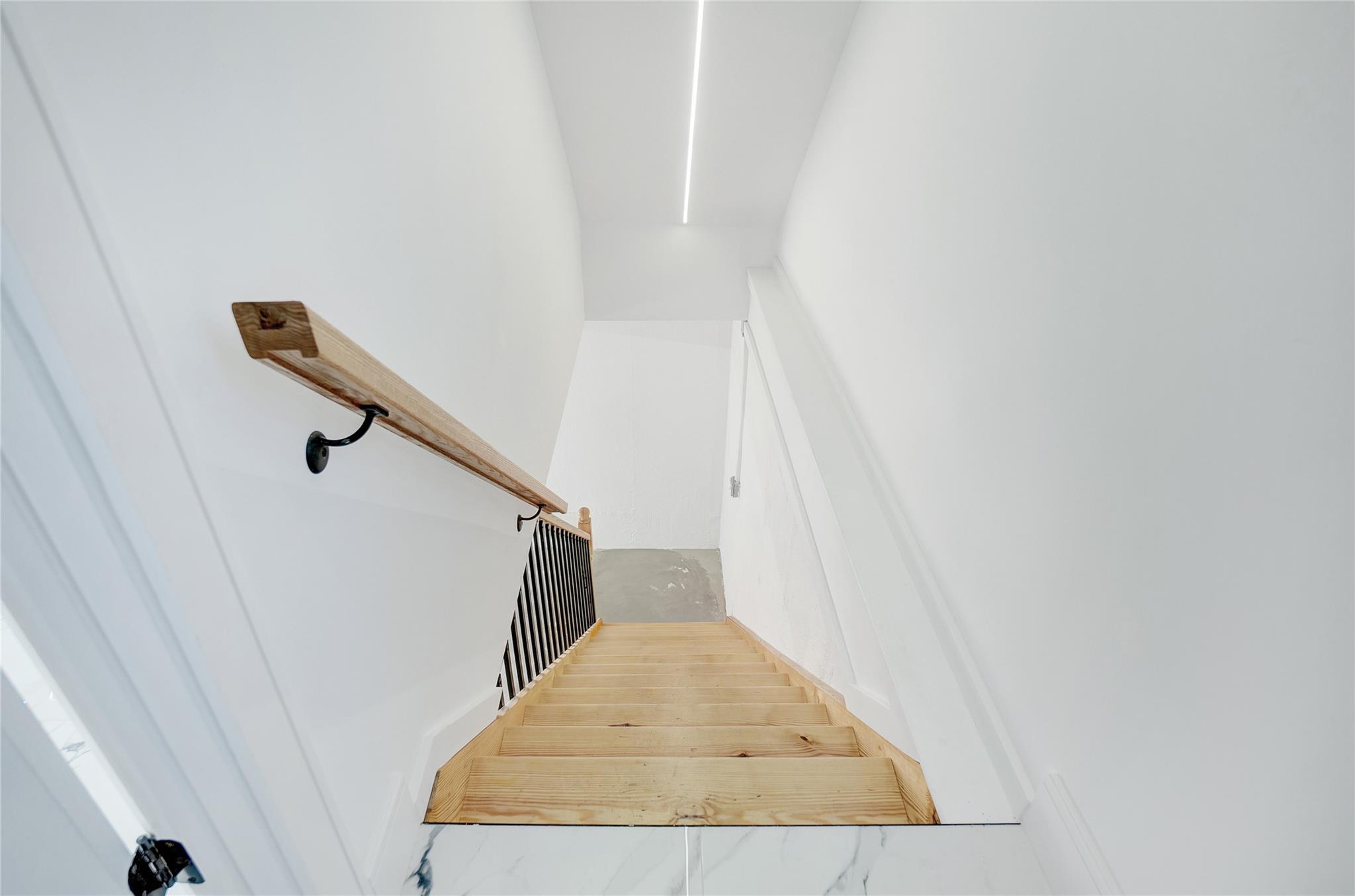 14 James Street, East Rockaway, NY 11518