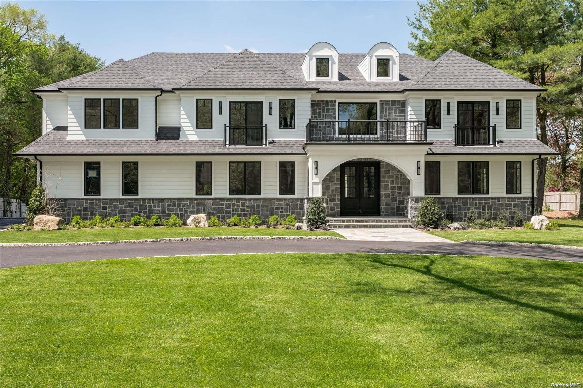 25 Cottontail Road, Melville, NY 11747