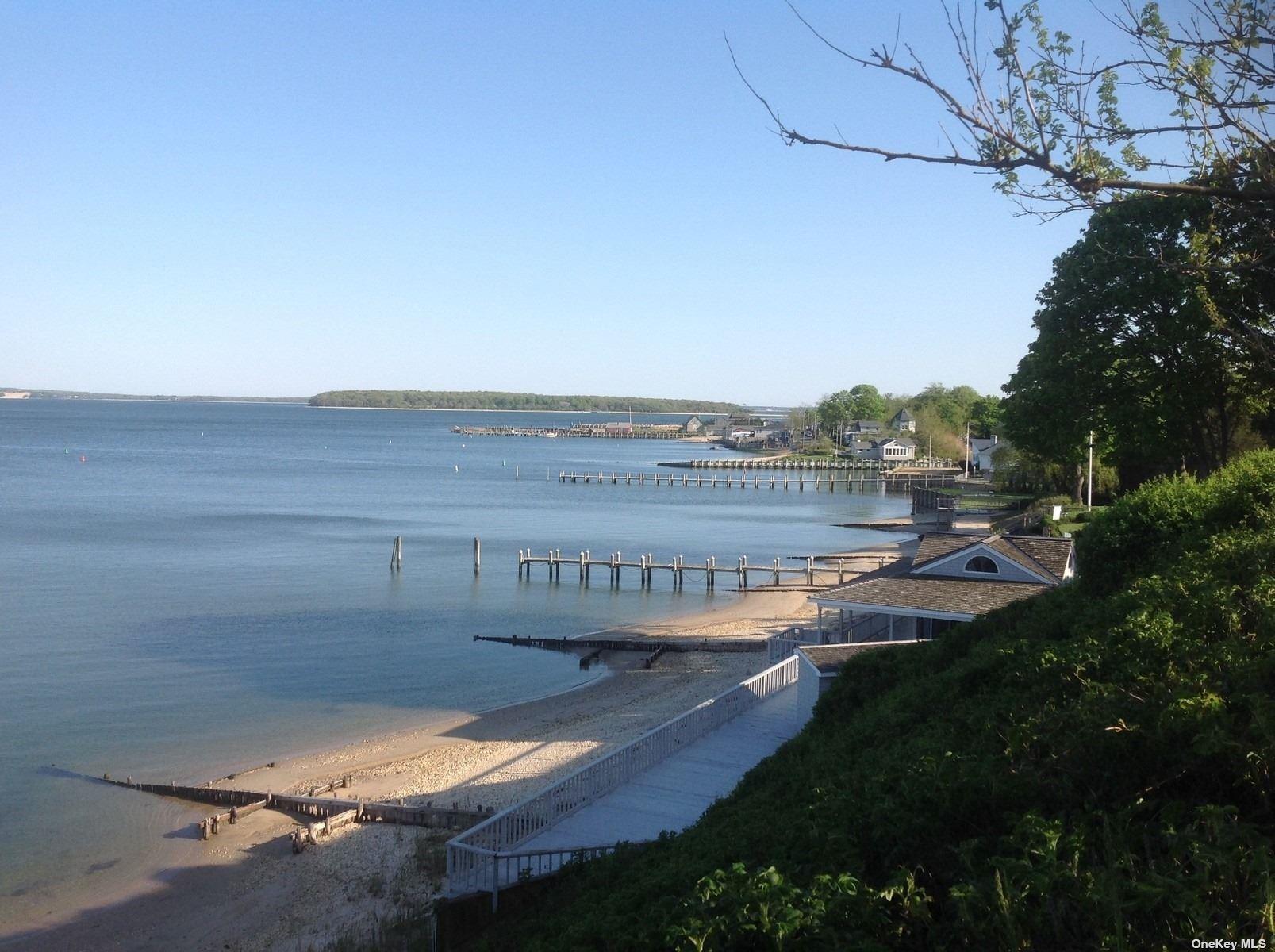 199 Old Harbor Road, New Suffolk, NY 11956