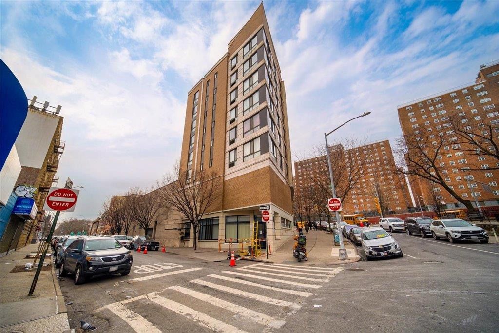 150 Featherbed Lane # 4B, Bronx, NY 10452