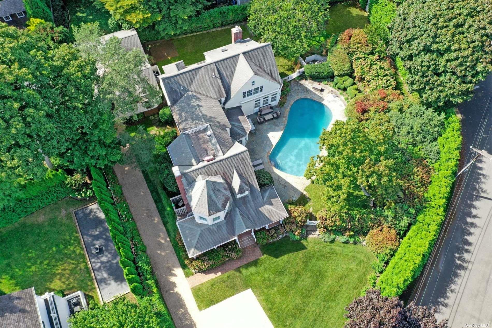 98 Bay Street, Sag Harbor, NY 11963