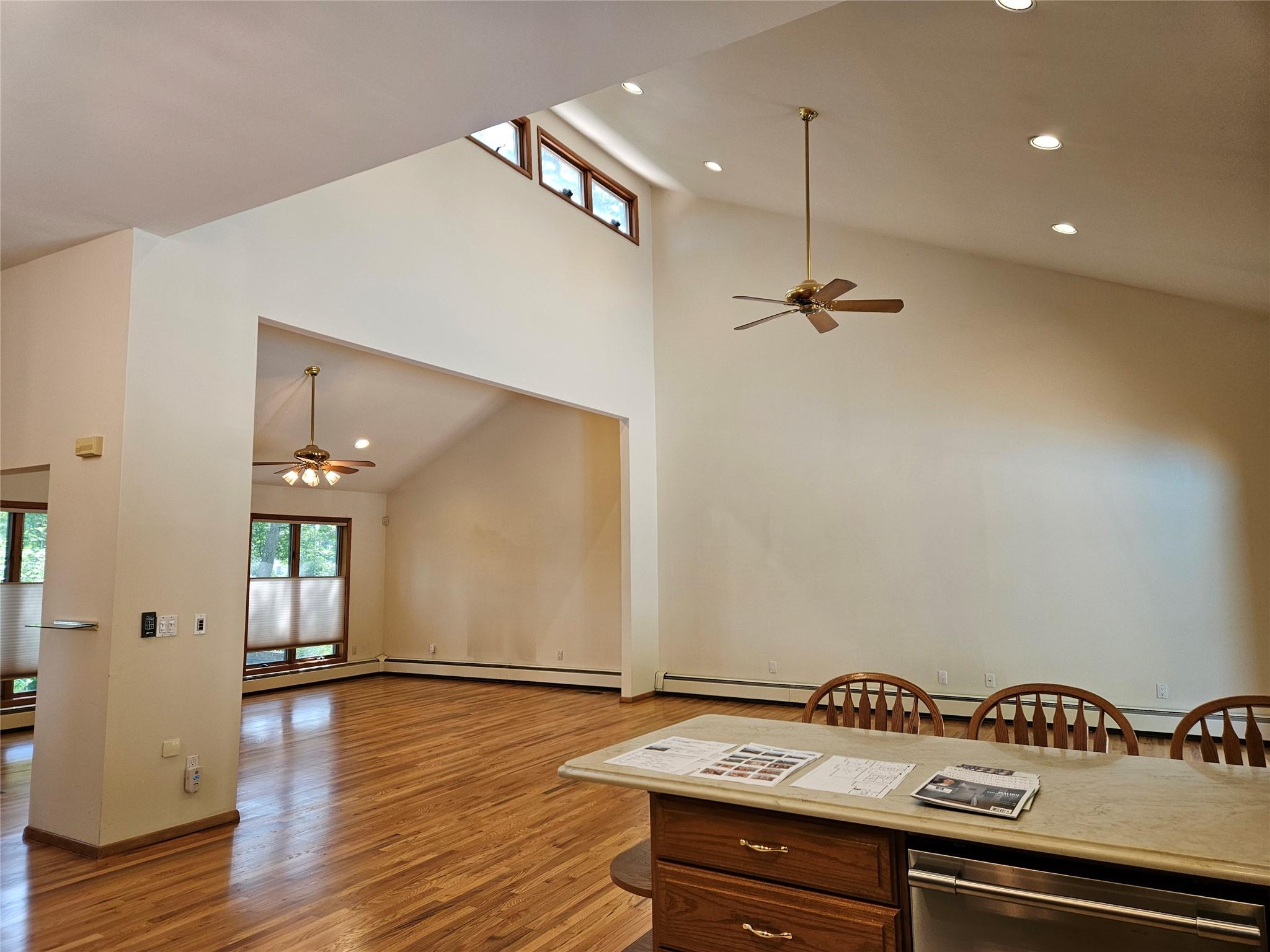 1572 Middle Road, Calverton, NY 11933