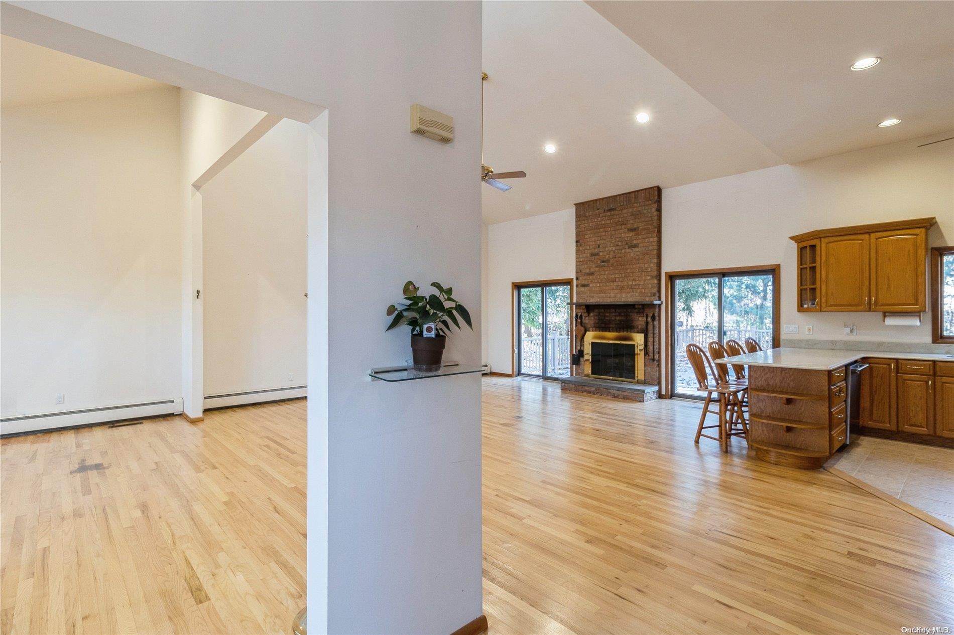 1572 Middle Road, Calverton, NY 11933