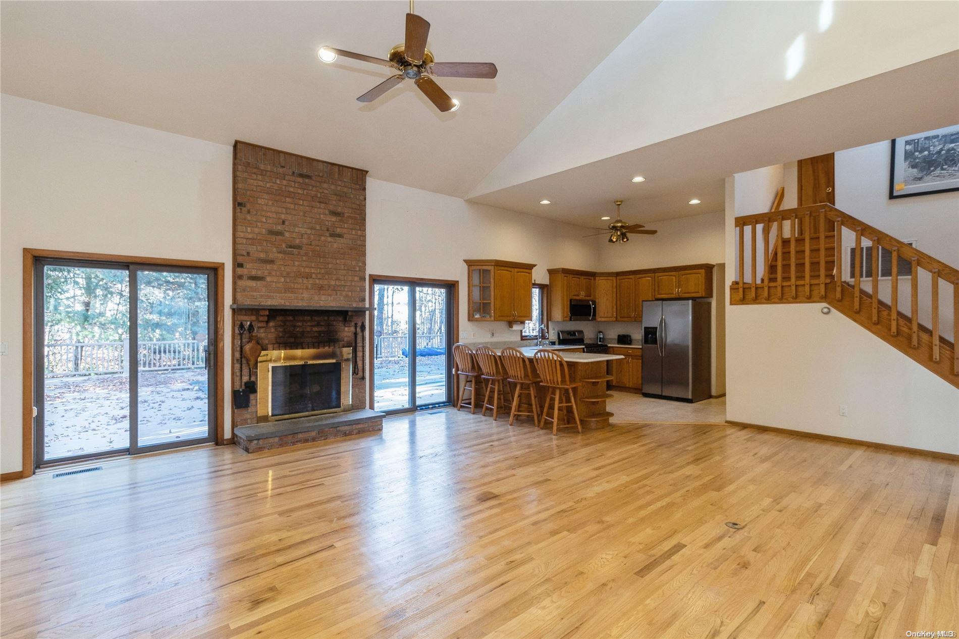 1572 Middle Road, Calverton, NY 11933