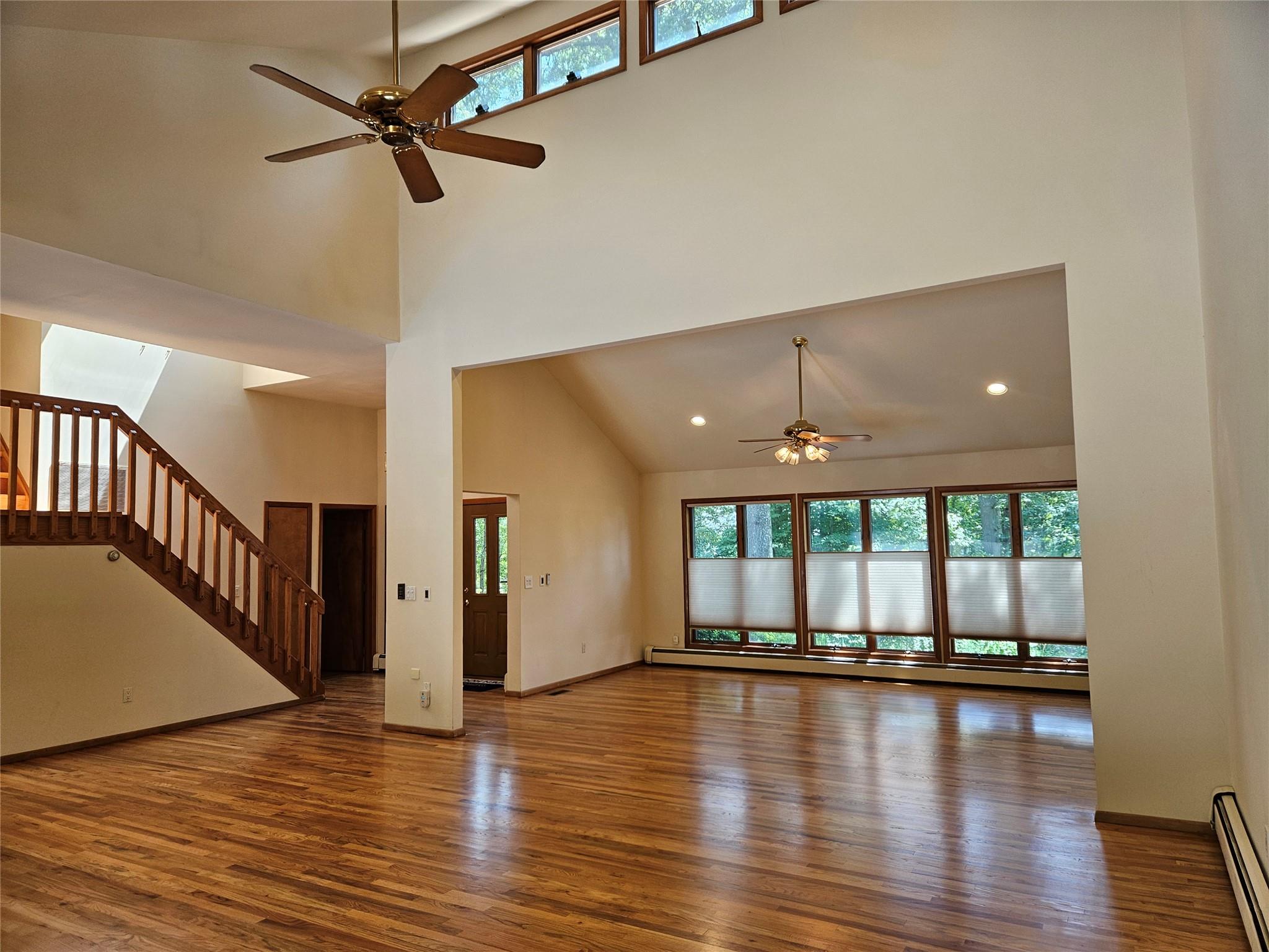 1572 Middle Road, Calverton, NY 11933