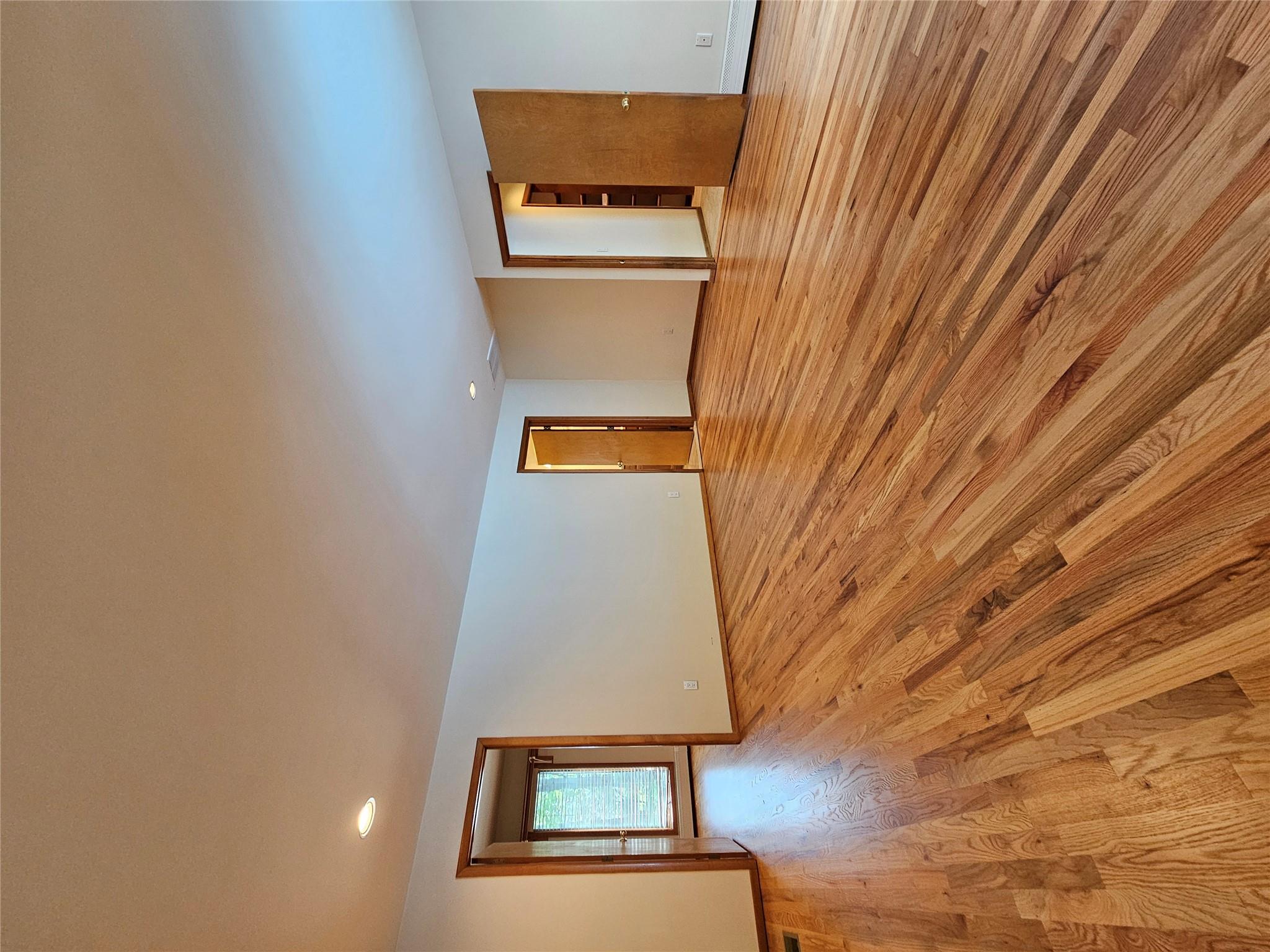 1572 Middle Road, Calverton, NY 11933