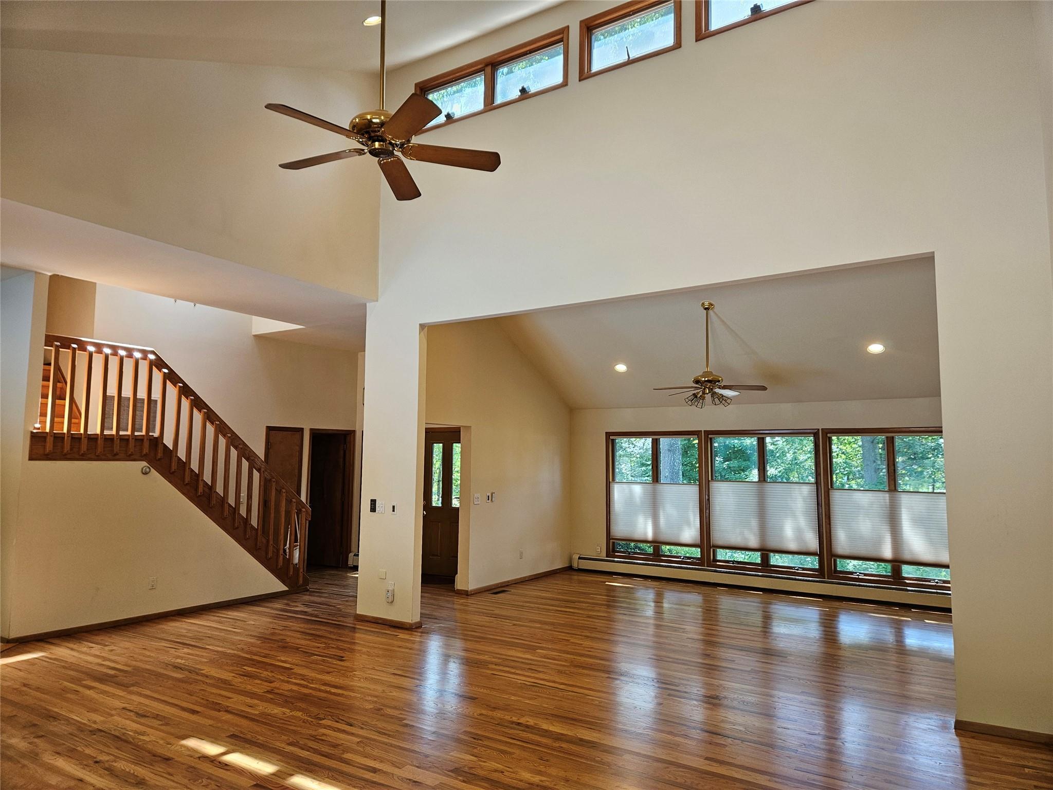 1572 Middle Road, Calverton, NY 11933