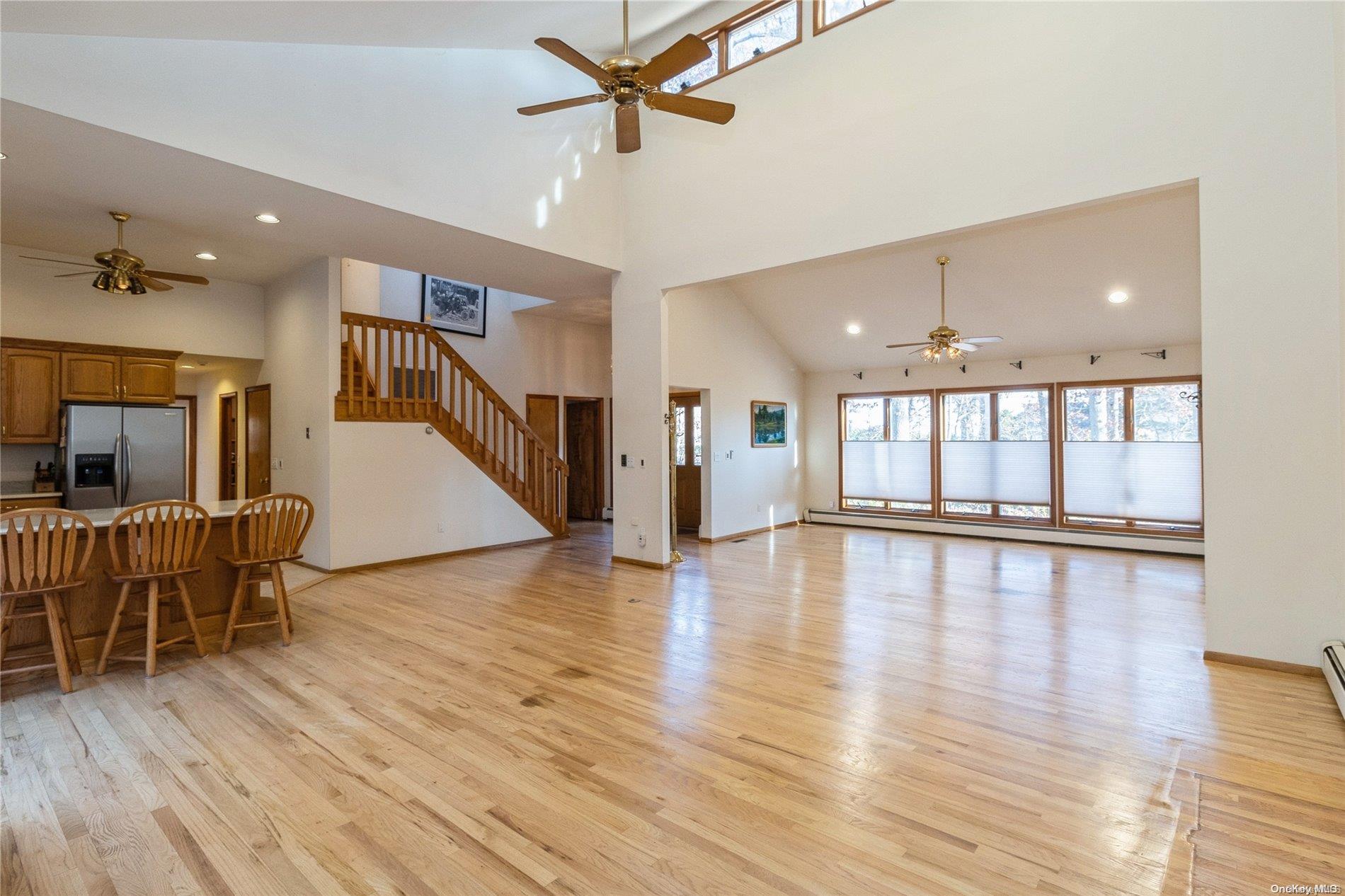 1572 Middle Road, Calverton, NY 11933