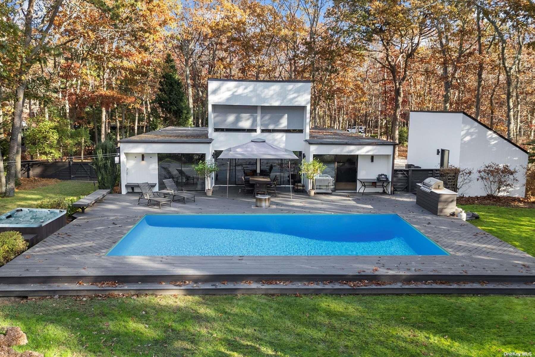 25 N Quarter Road, Westhampton, NY 11977