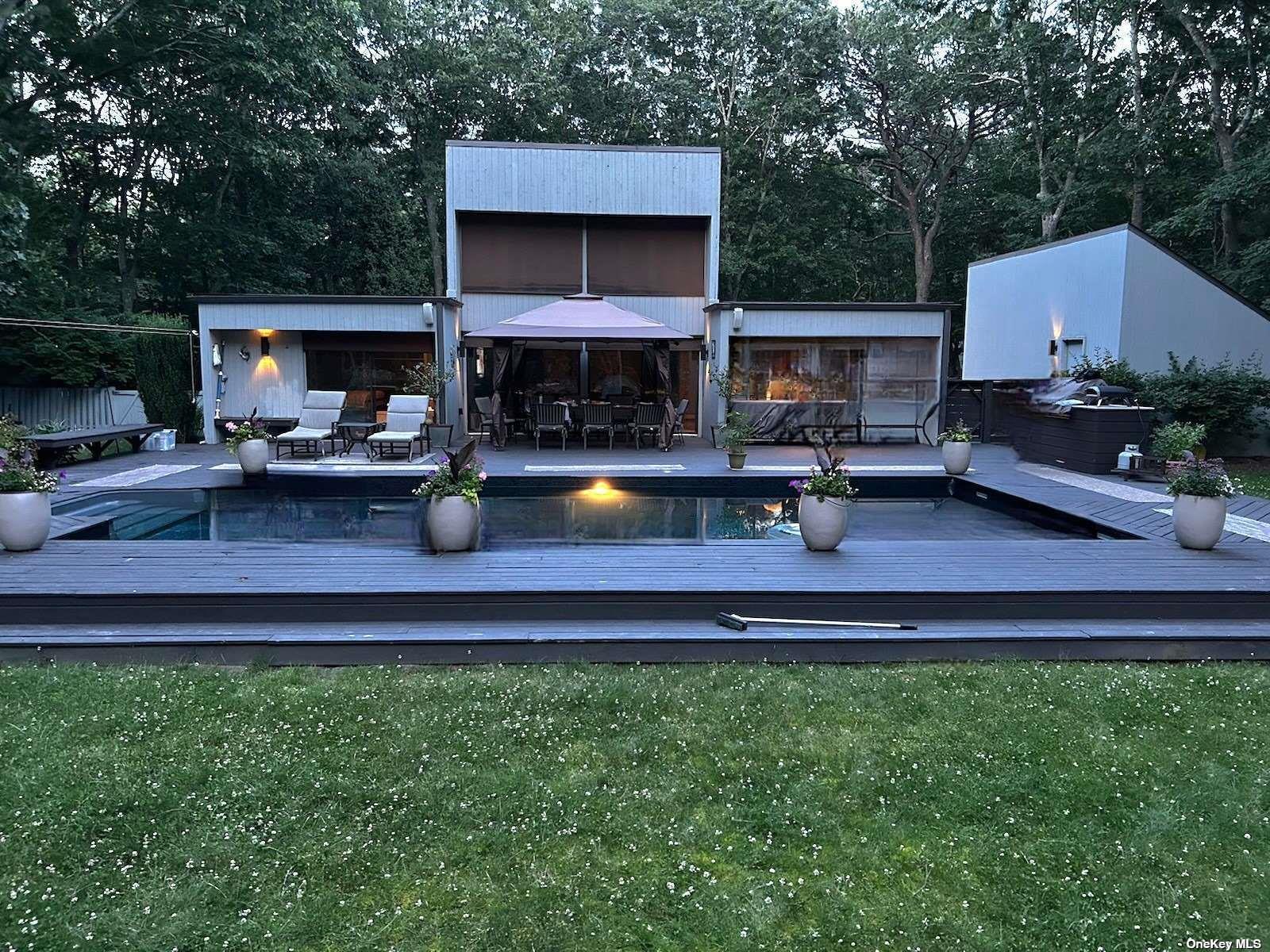 25 N Quarter Road, Westhampton, NY 11977