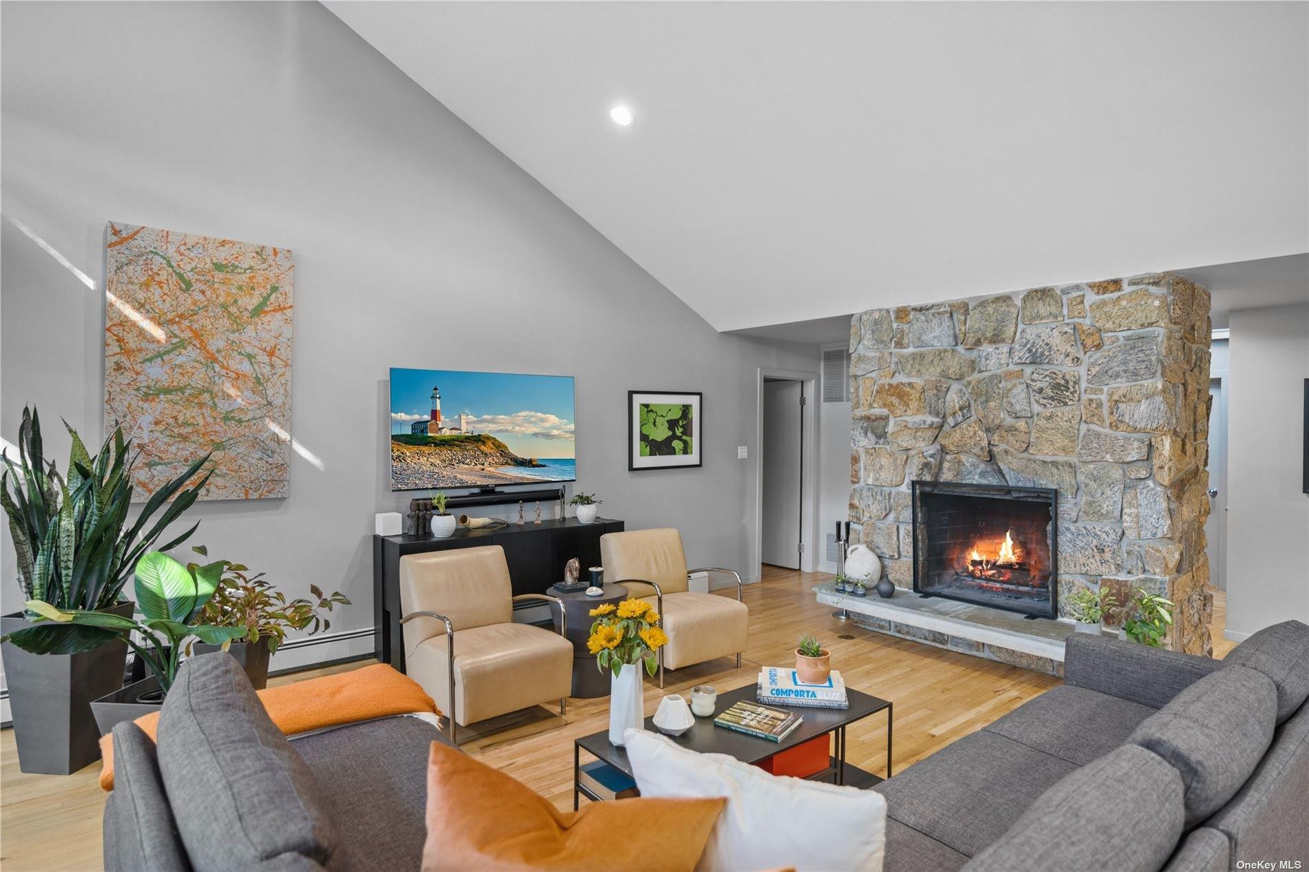 25 N Quarter Road, Westhampton, NY 11977