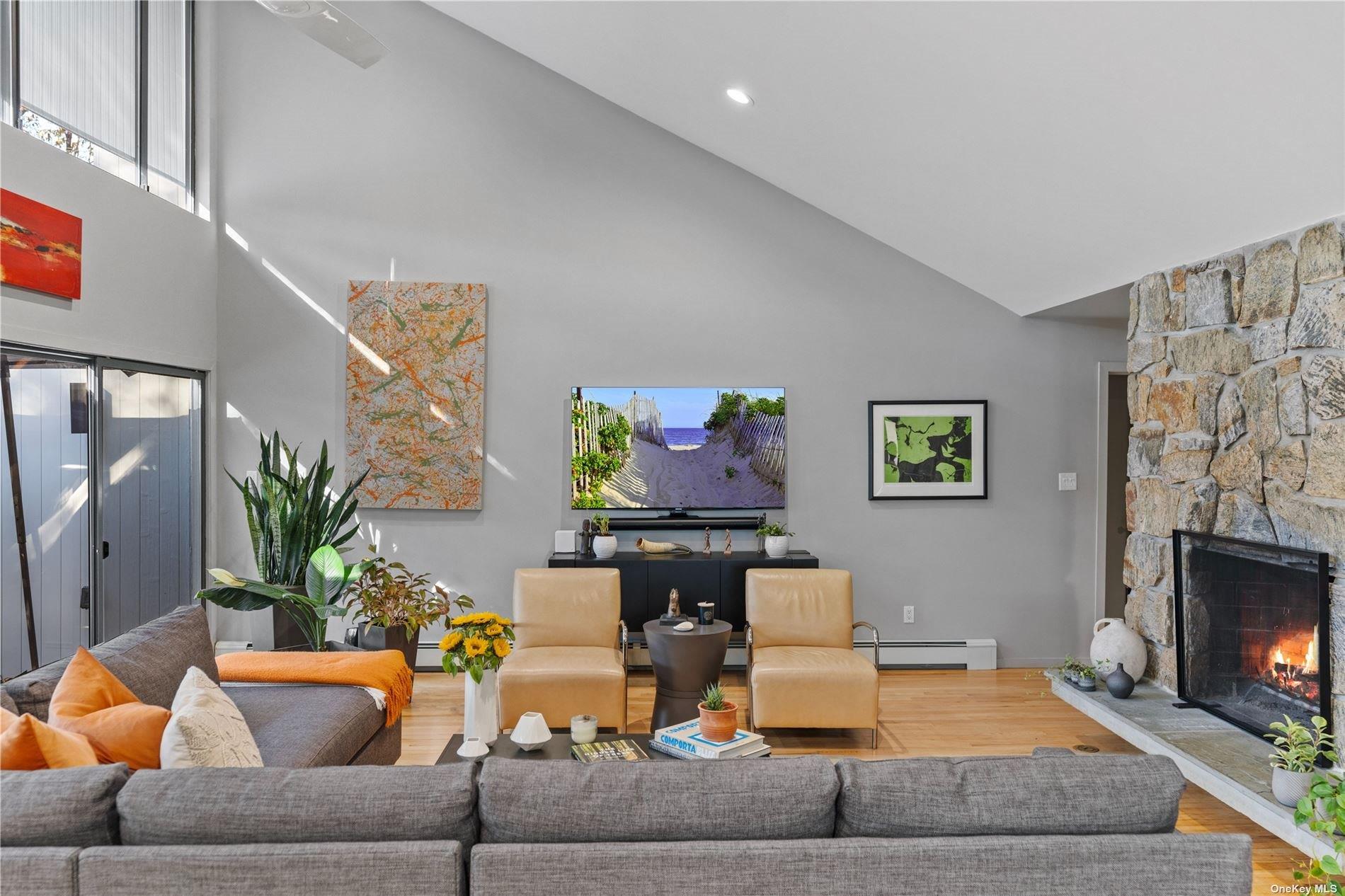 25 N Quarter Road, Westhampton, NY 11977