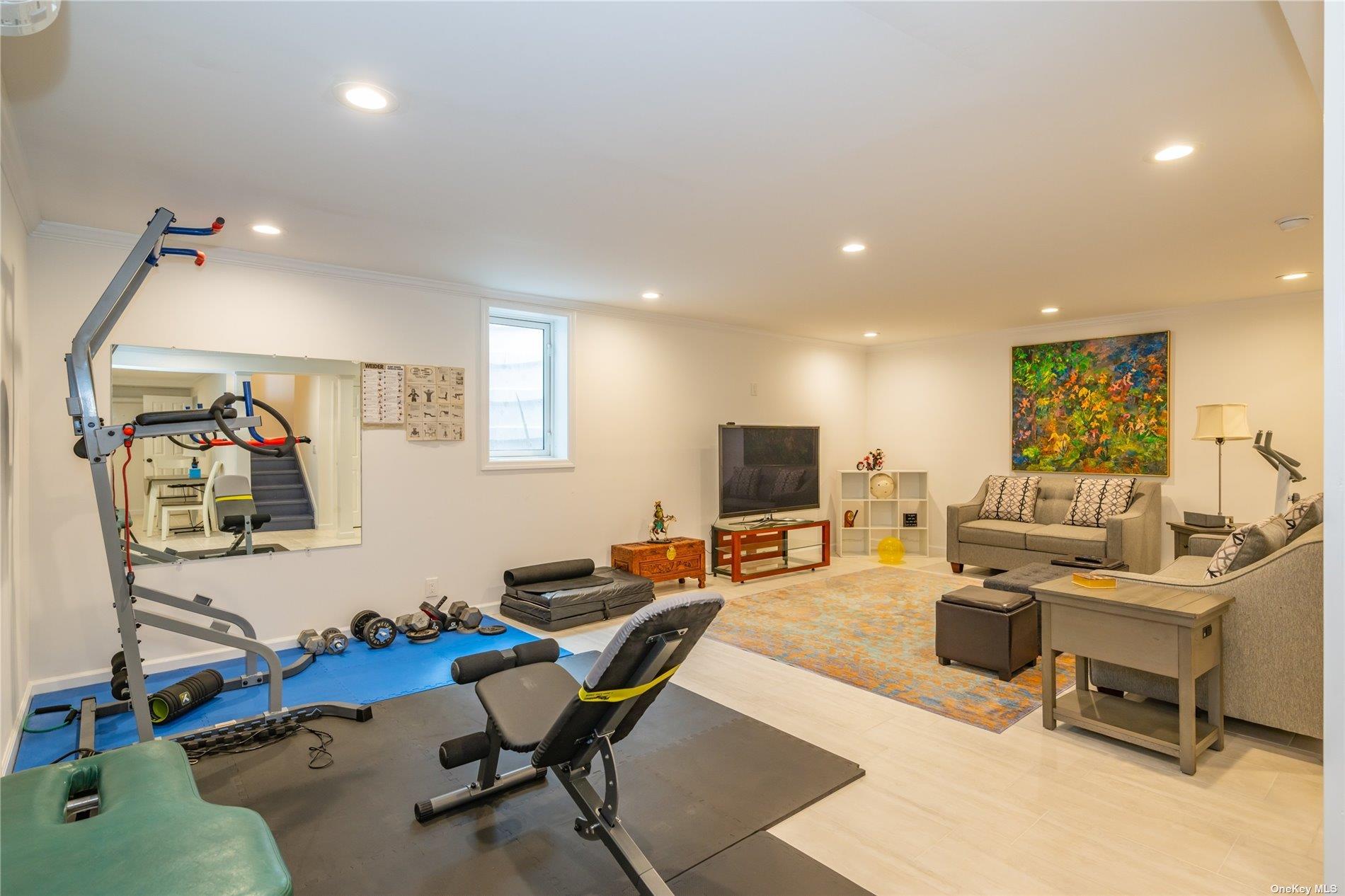 15 Pin Oak Lane, Westhampton Beach, NY 11978