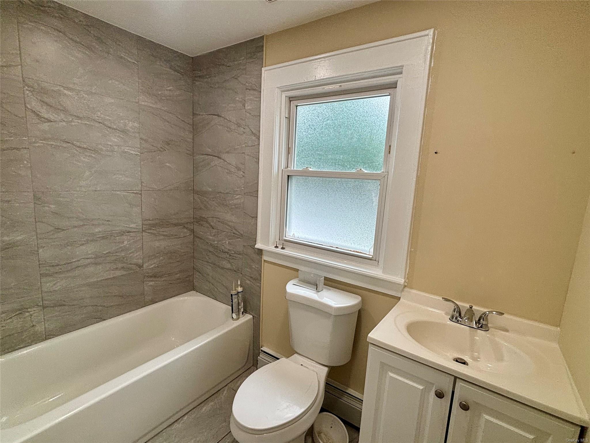 18 Perry Street, Hempstead, NY 11550