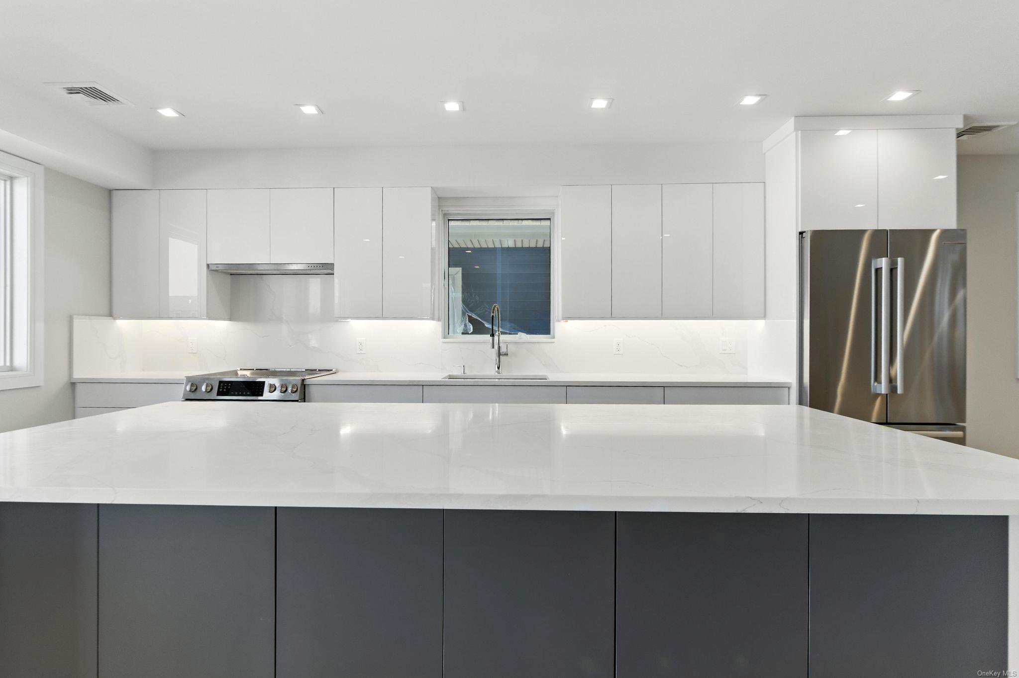 80 Illinois Avenue, Long Beach, NY 11561