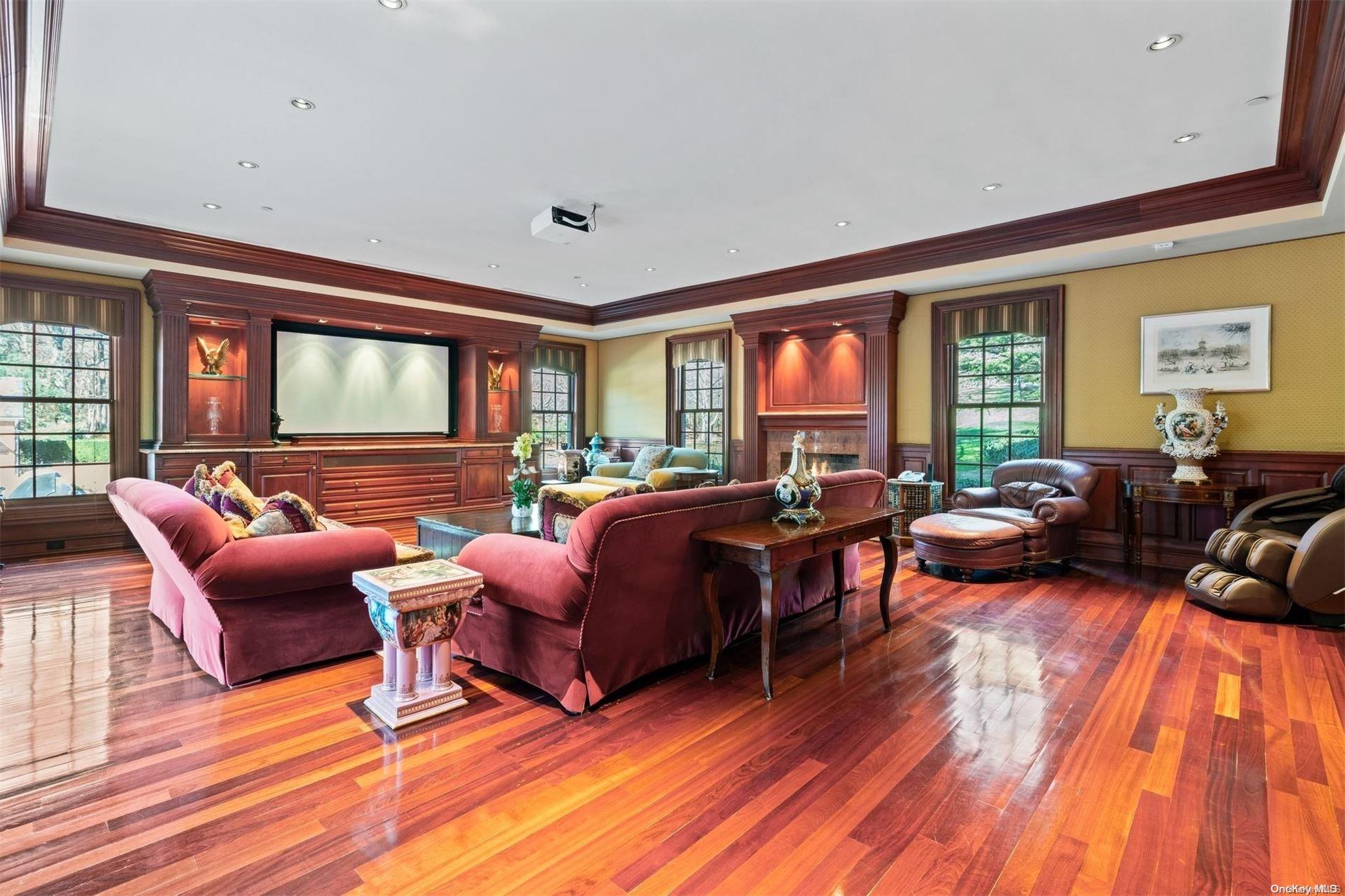 660 Chicken Valley Road, Matinecock, NY 11560