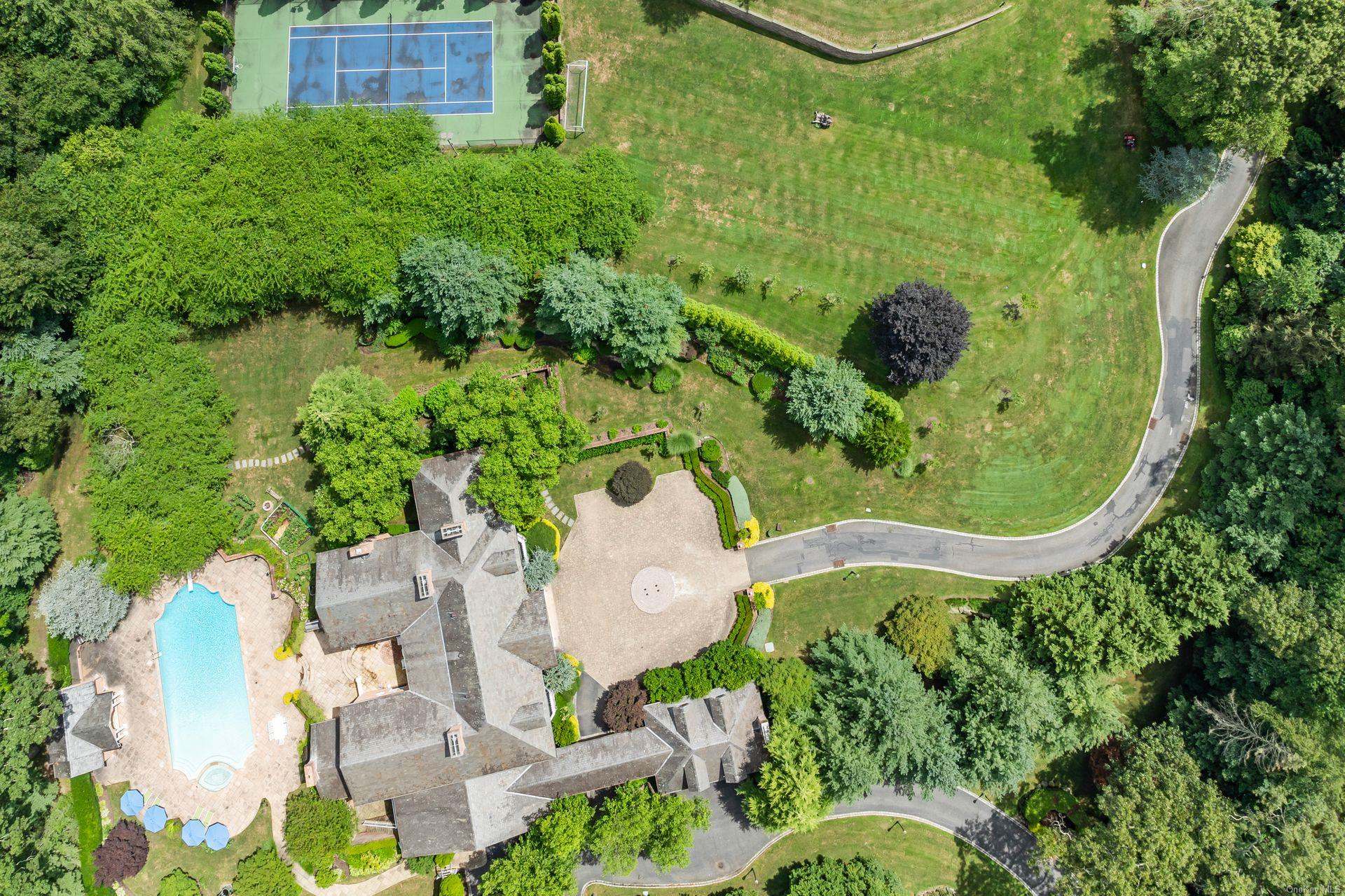 660 Chicken Valley Road, Matinecock, NY 11560