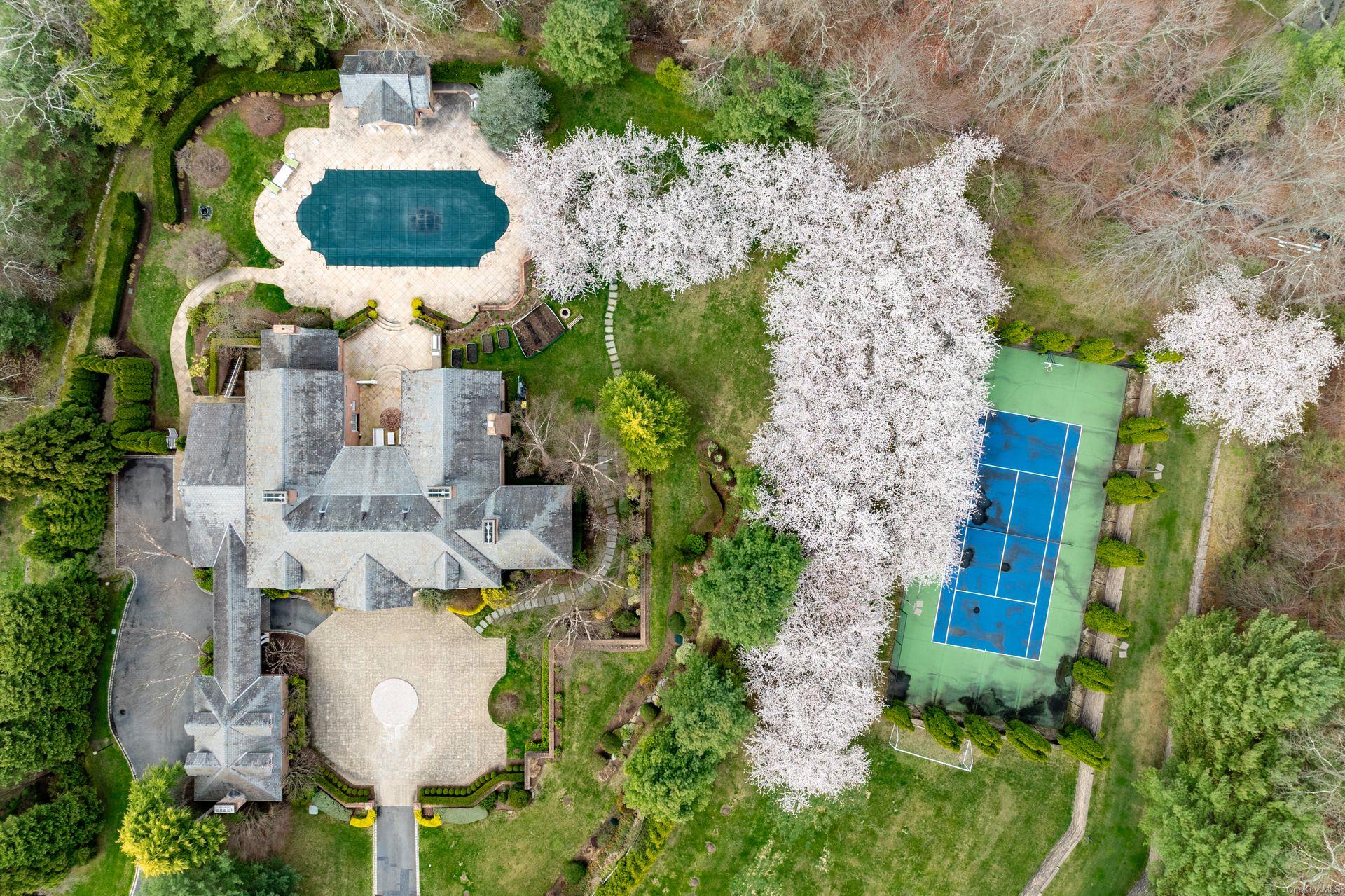 660 Chicken Valley Road, Matinecock, NY 11560