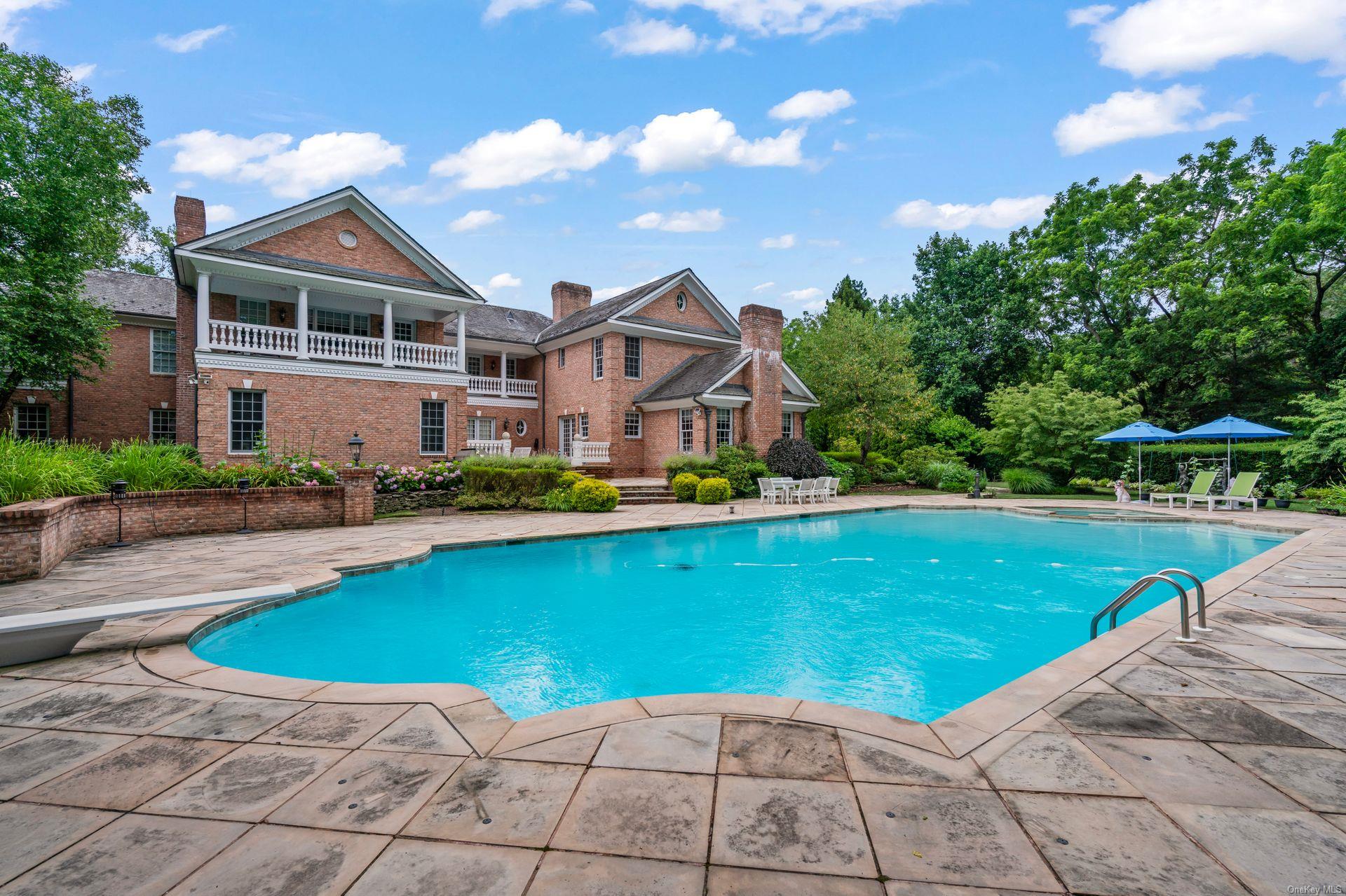 660 Chicken Valley Road, Matinecock, NY 11560