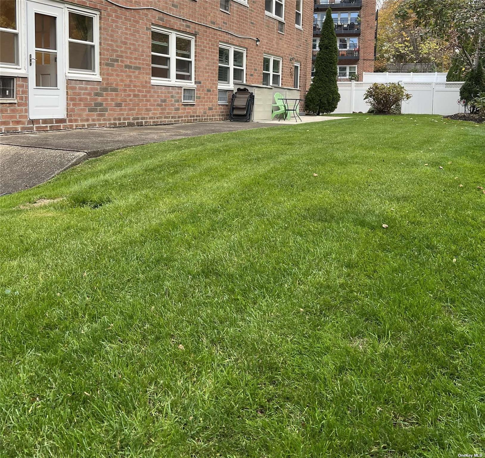 32 Pearsall Avenue # 1G, Glen Cove, NY 11542