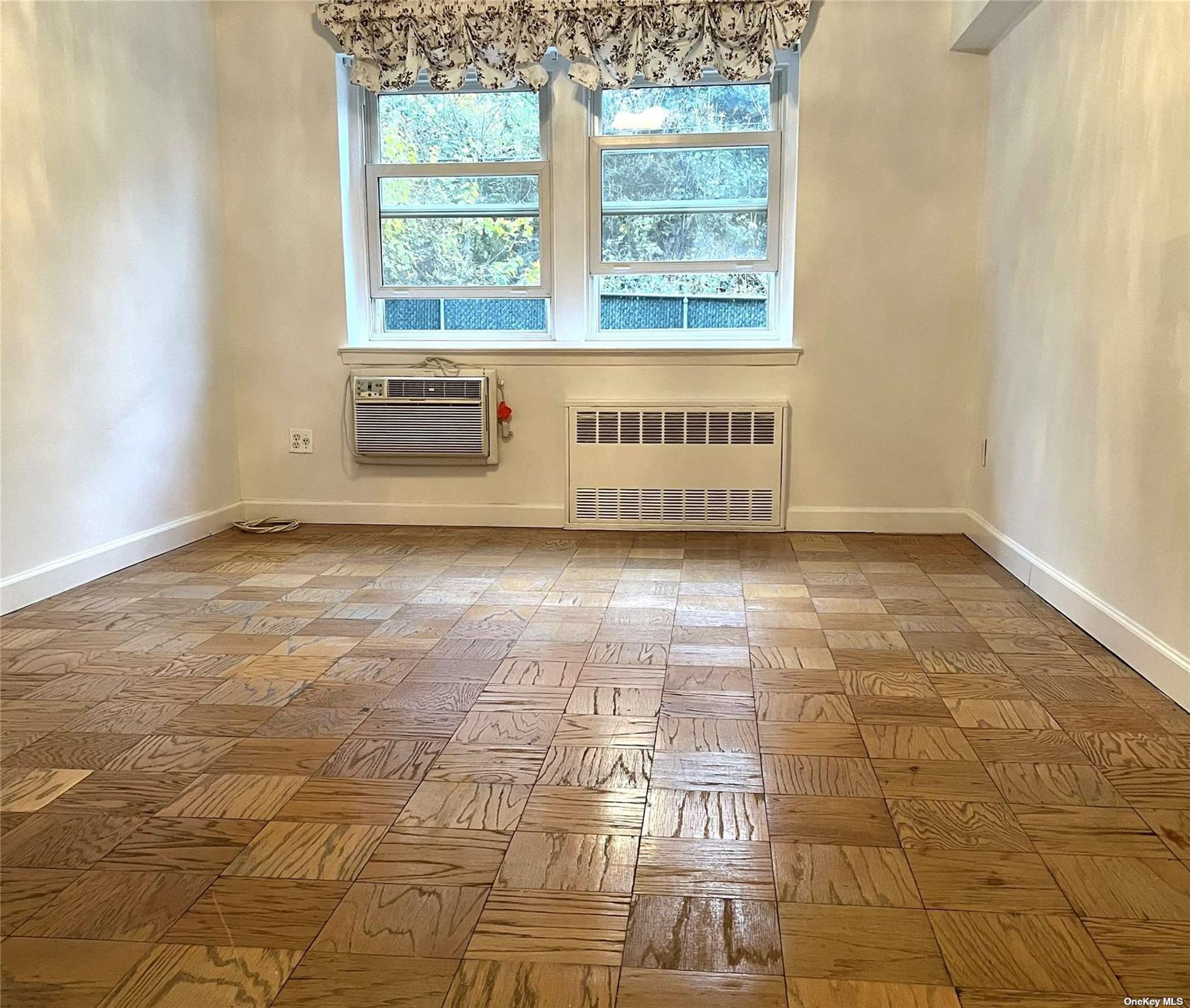 32 Pearsall Avenue # 1G, Glen Cove, NY 11542