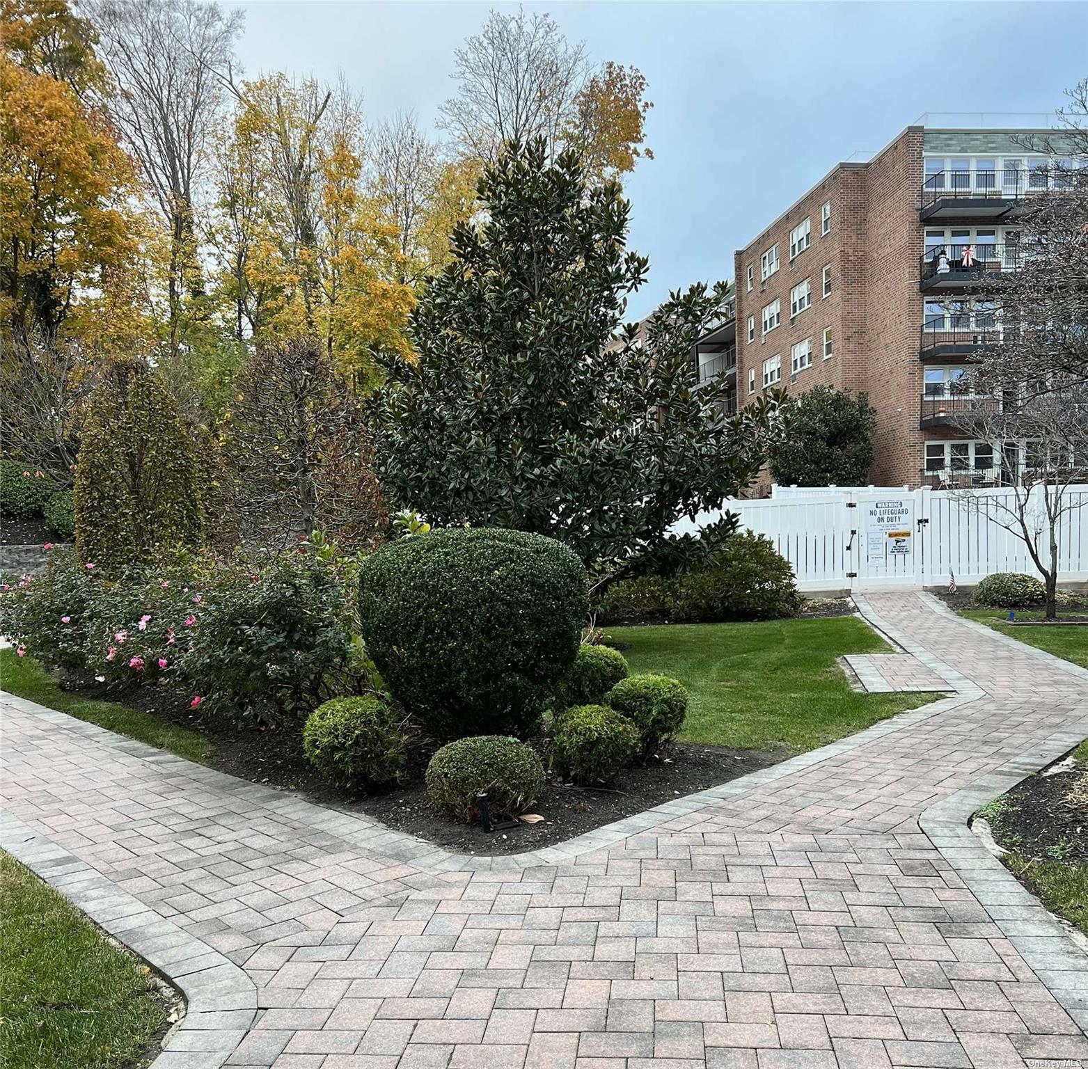 32 Pearsall Avenue # 1G, Glen Cove, NY 11542