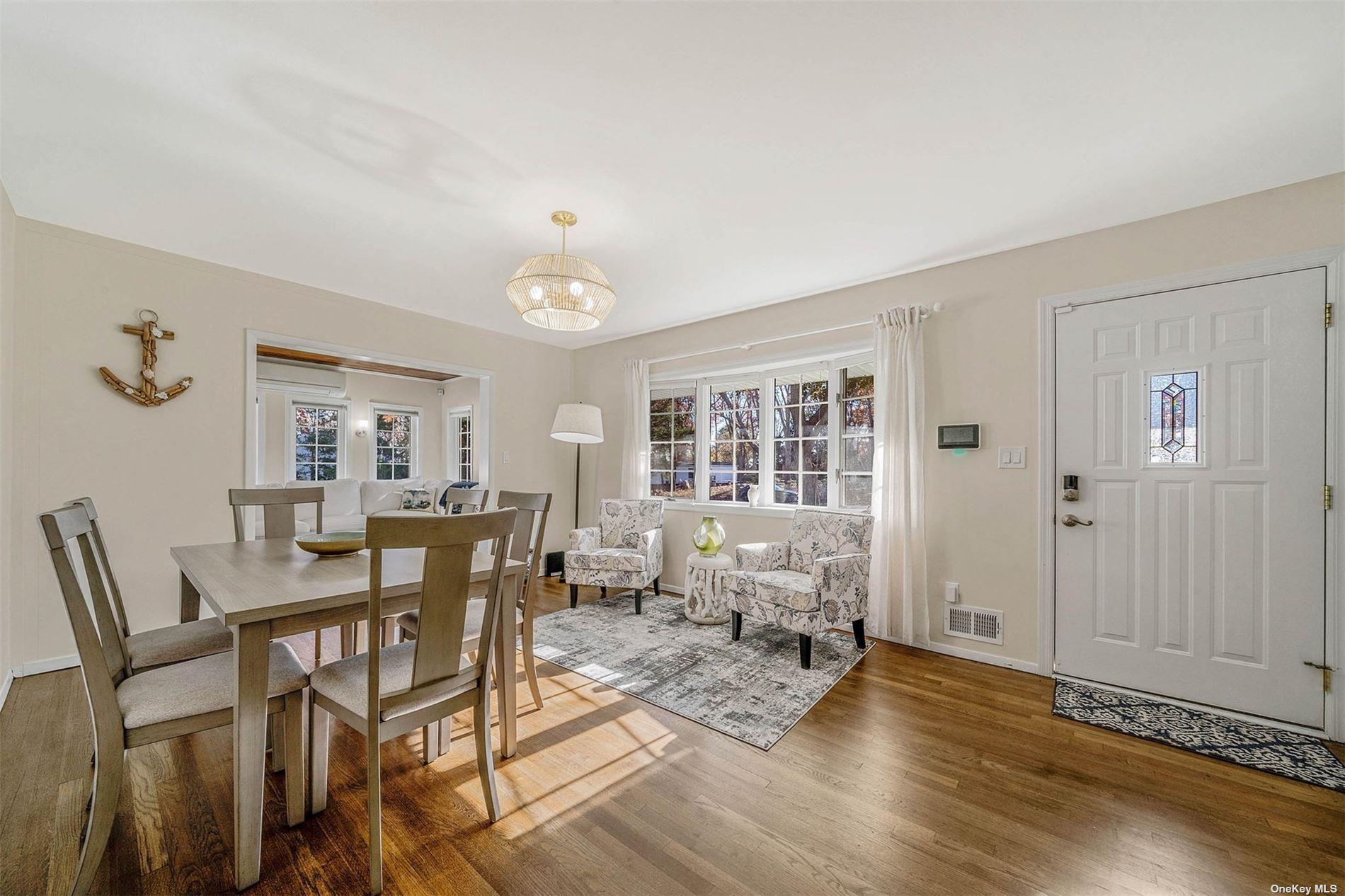 6 Rolling Hill Road, Hampton Bays, NY 11946