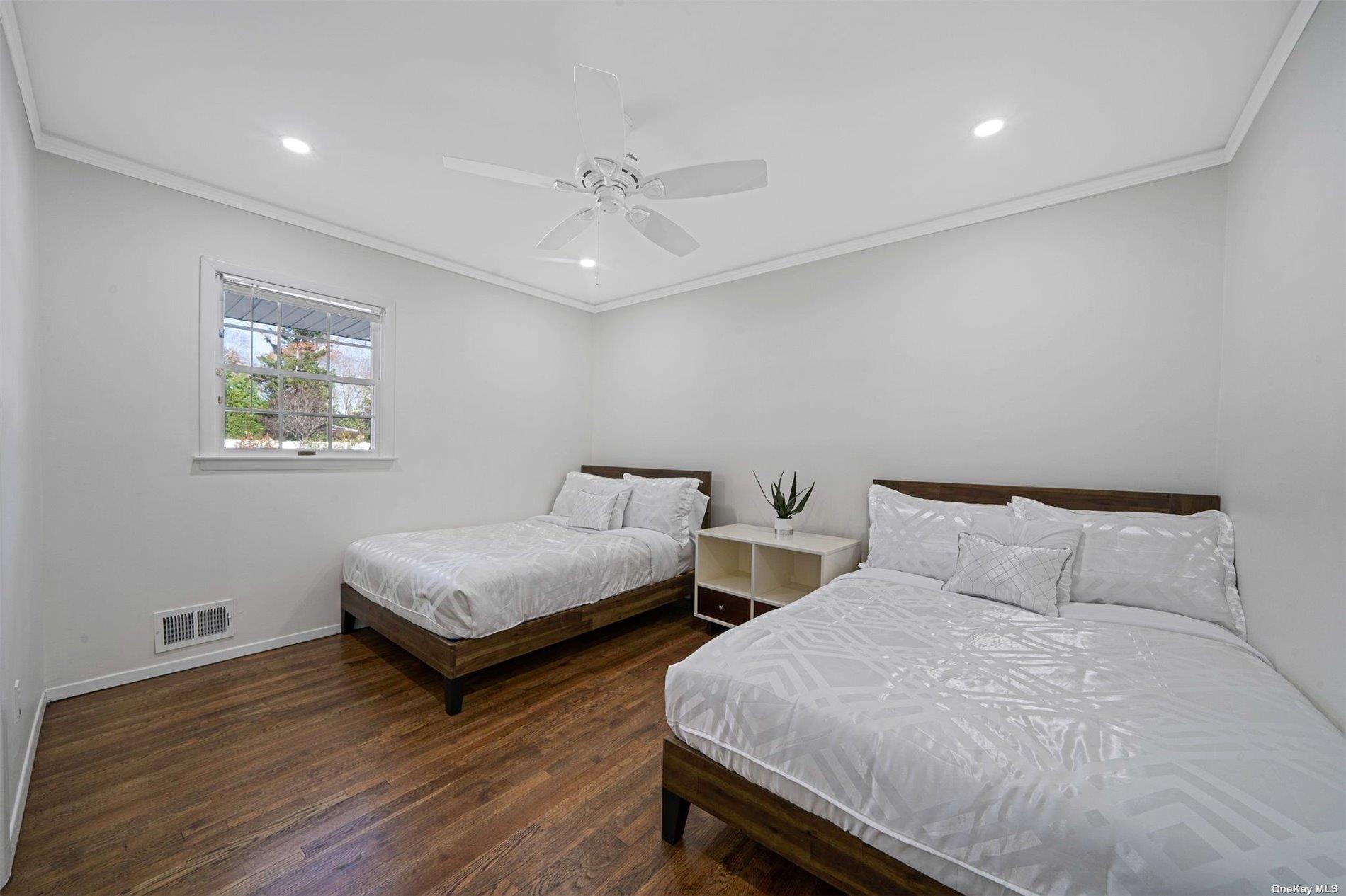 6 Rolling Hill Road, Hampton Bays, NY 11946