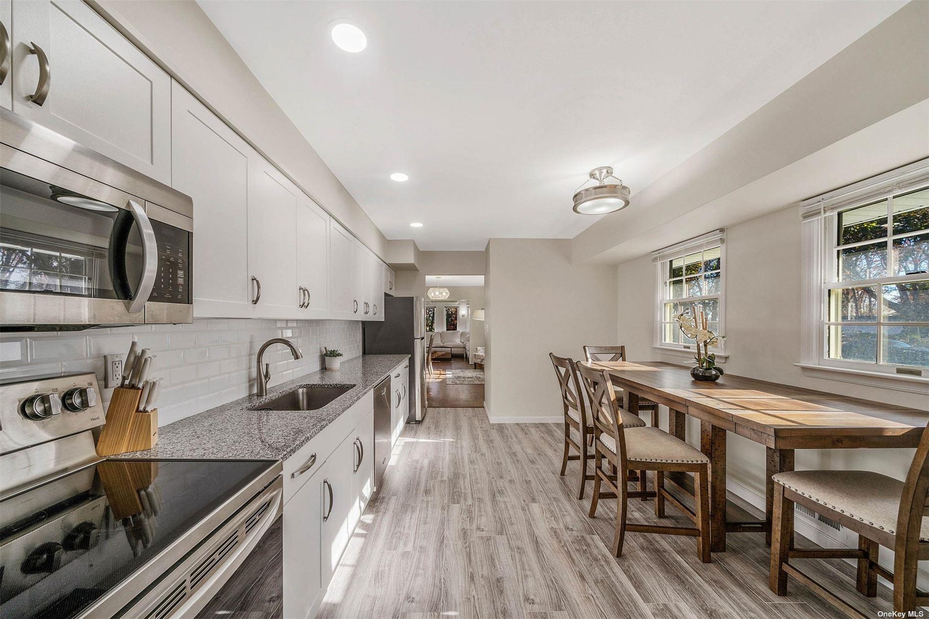 6 Rolling Hill Road, Hampton Bays, NY 11946