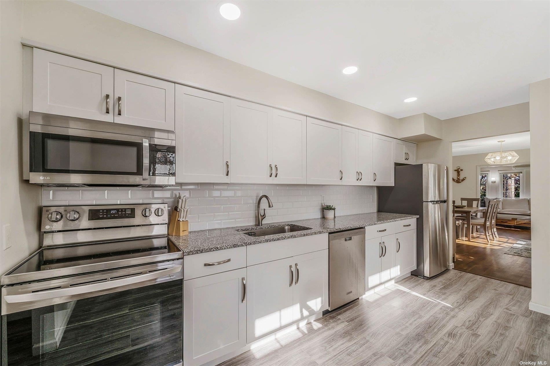 6 Rolling Hill Road, Hampton Bays, NY 11946