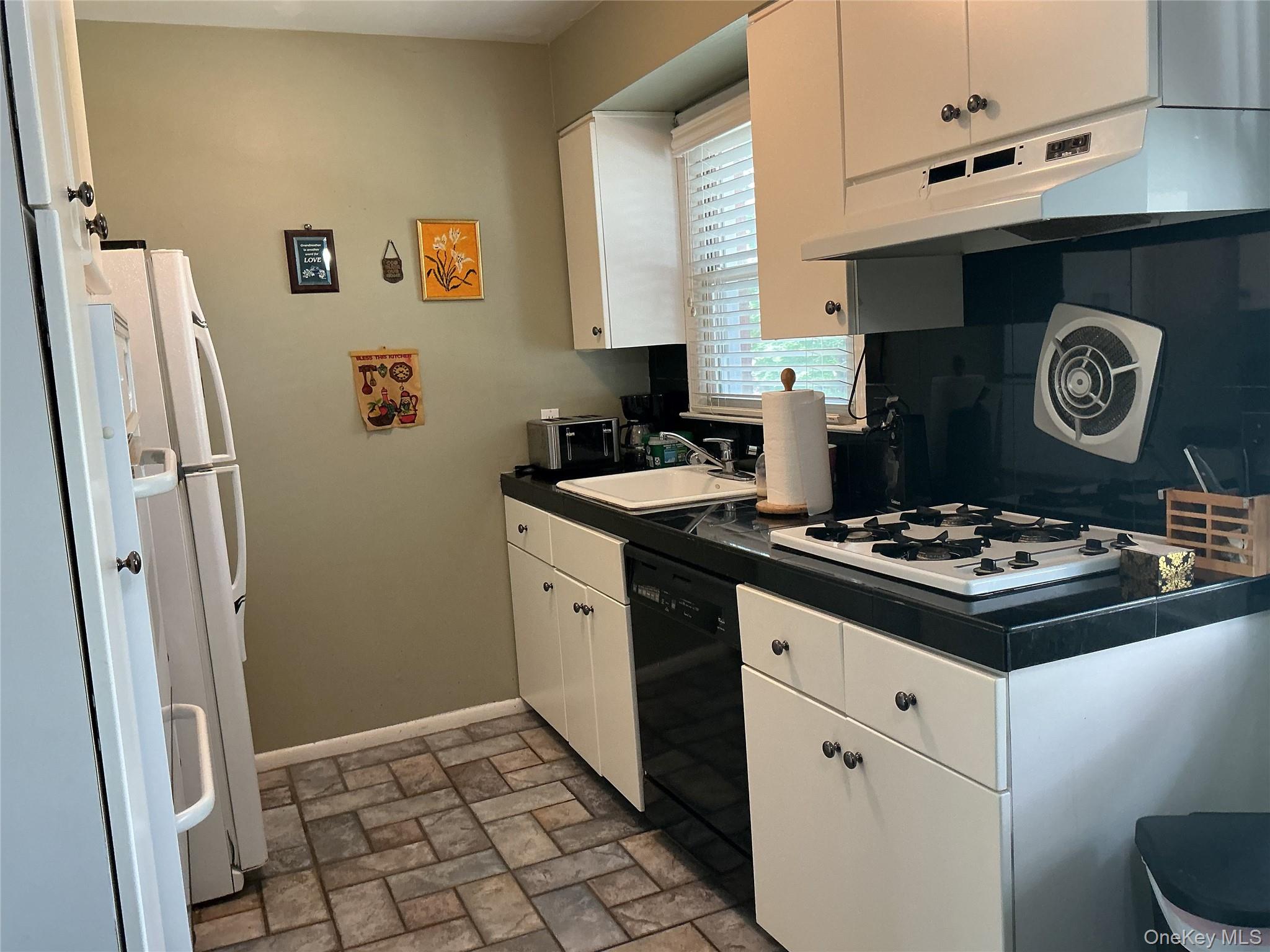 6 Sussex Court # 206, Suffern, NY 10901