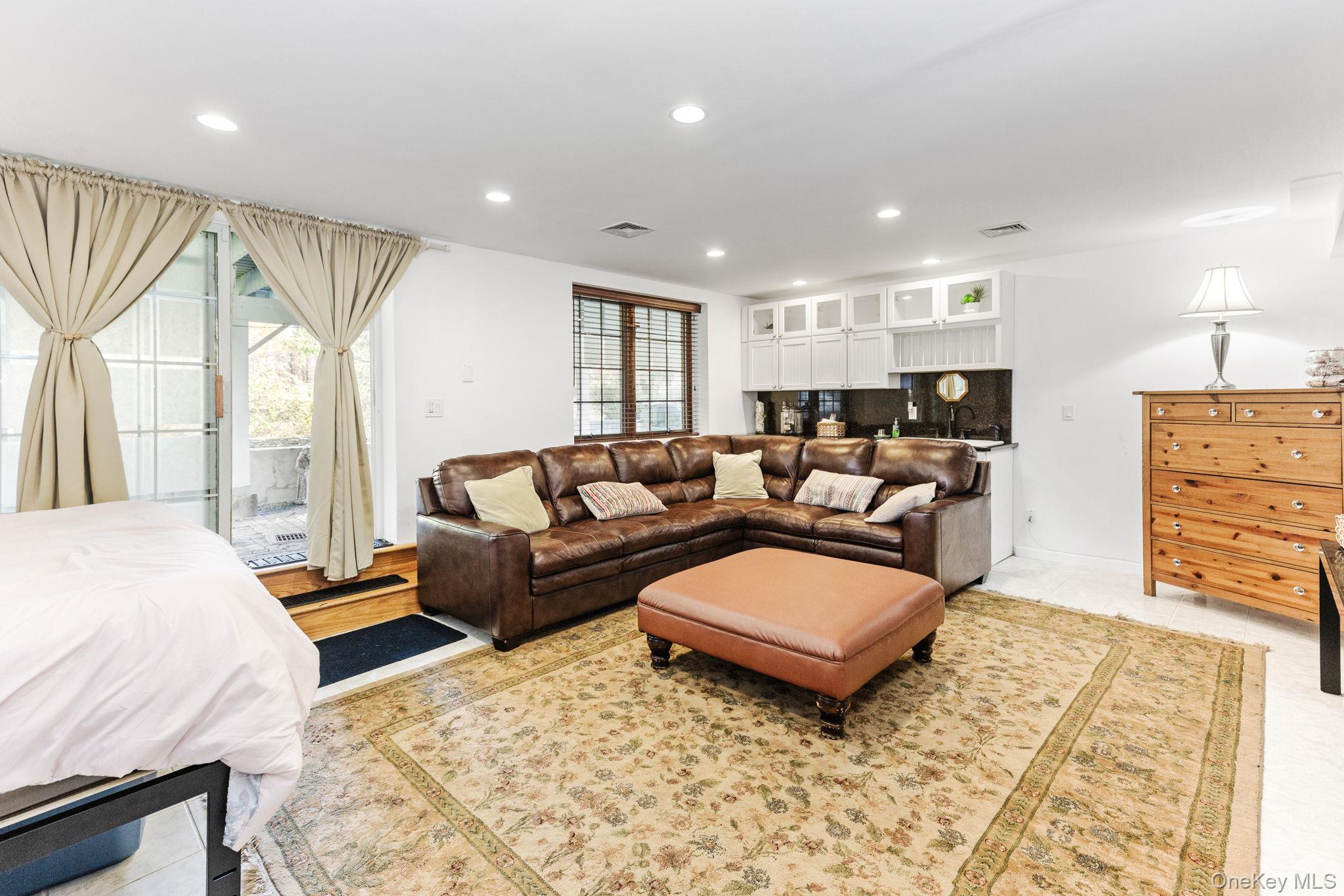 34 Coventry Circle, Mahopac, NY 10541