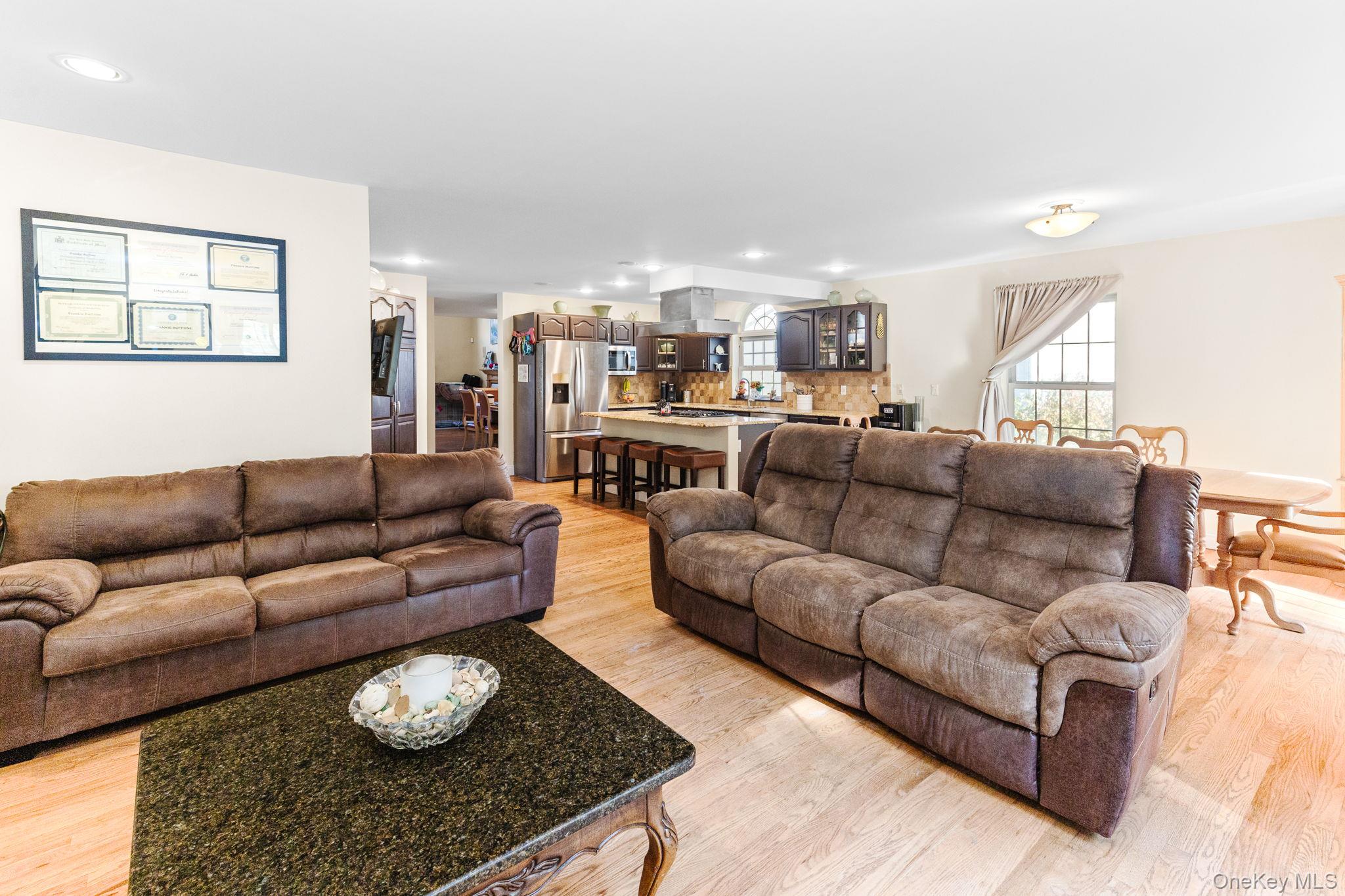 34 Coventry Circle, Mahopac, NY 10541