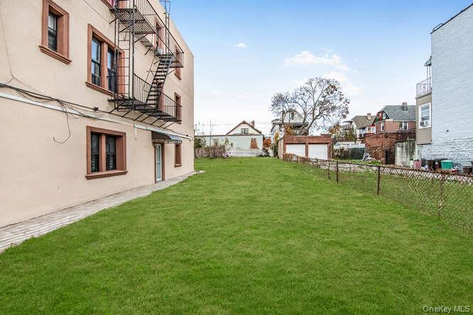 967 E 226th Street, Bronx, NY 10466