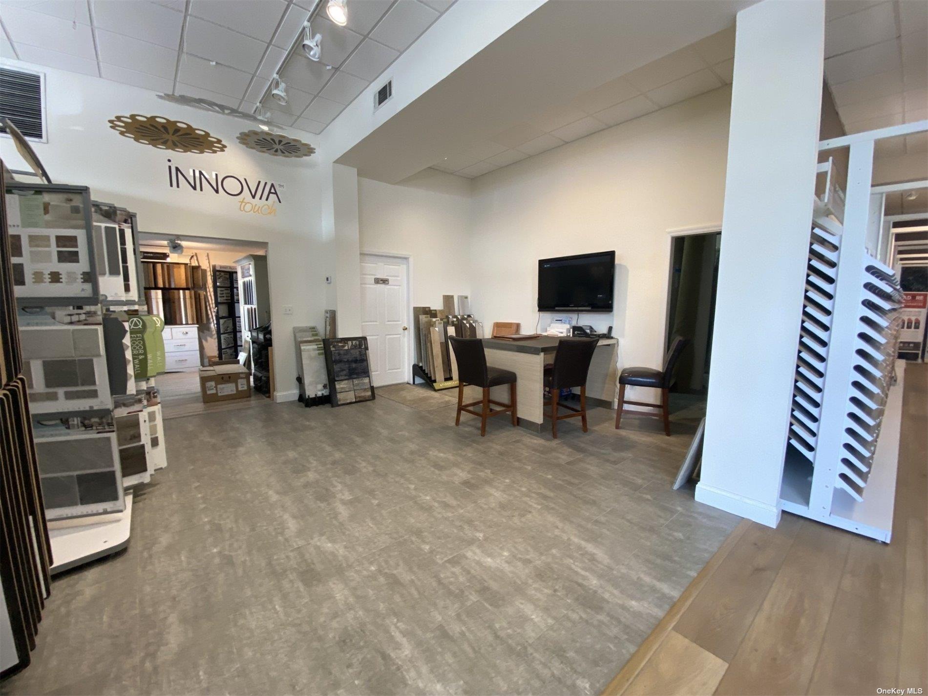 465 Franklin Avenue, Franklin Square, NY 11010