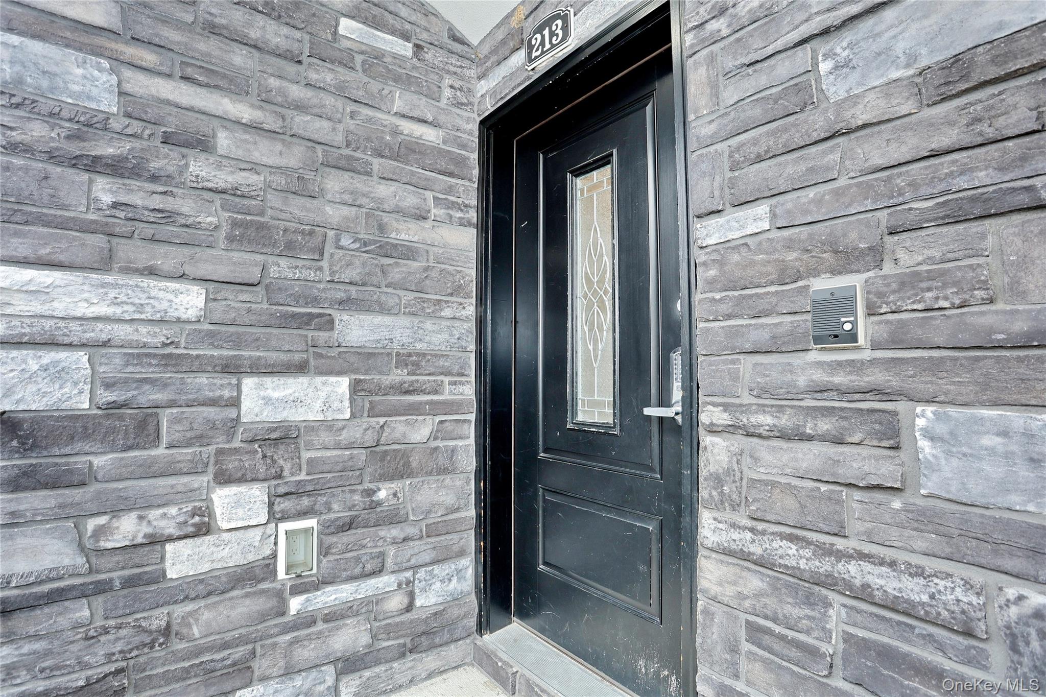 8 Neil Road # 213, Spring Valley, NY 10977