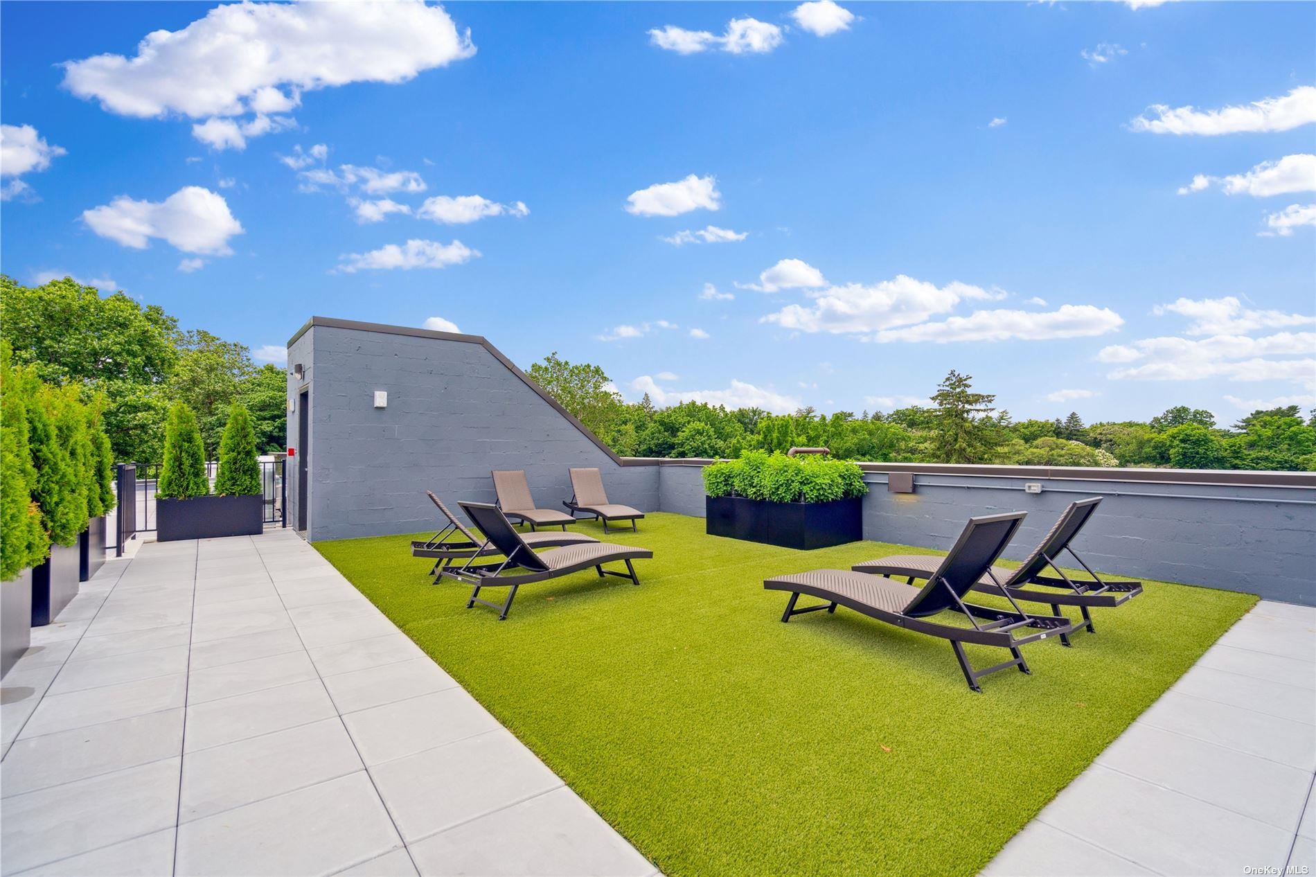 218 Middle Neck Road # 202, Great Neck, NY 11021