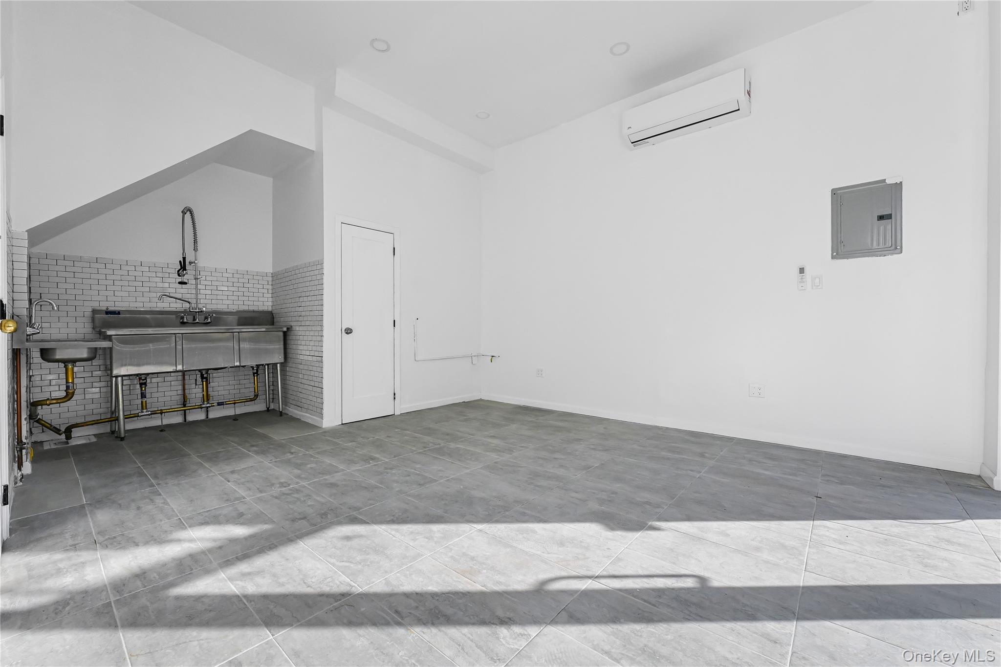 557 E 137th Street, Bronx, NY 10454