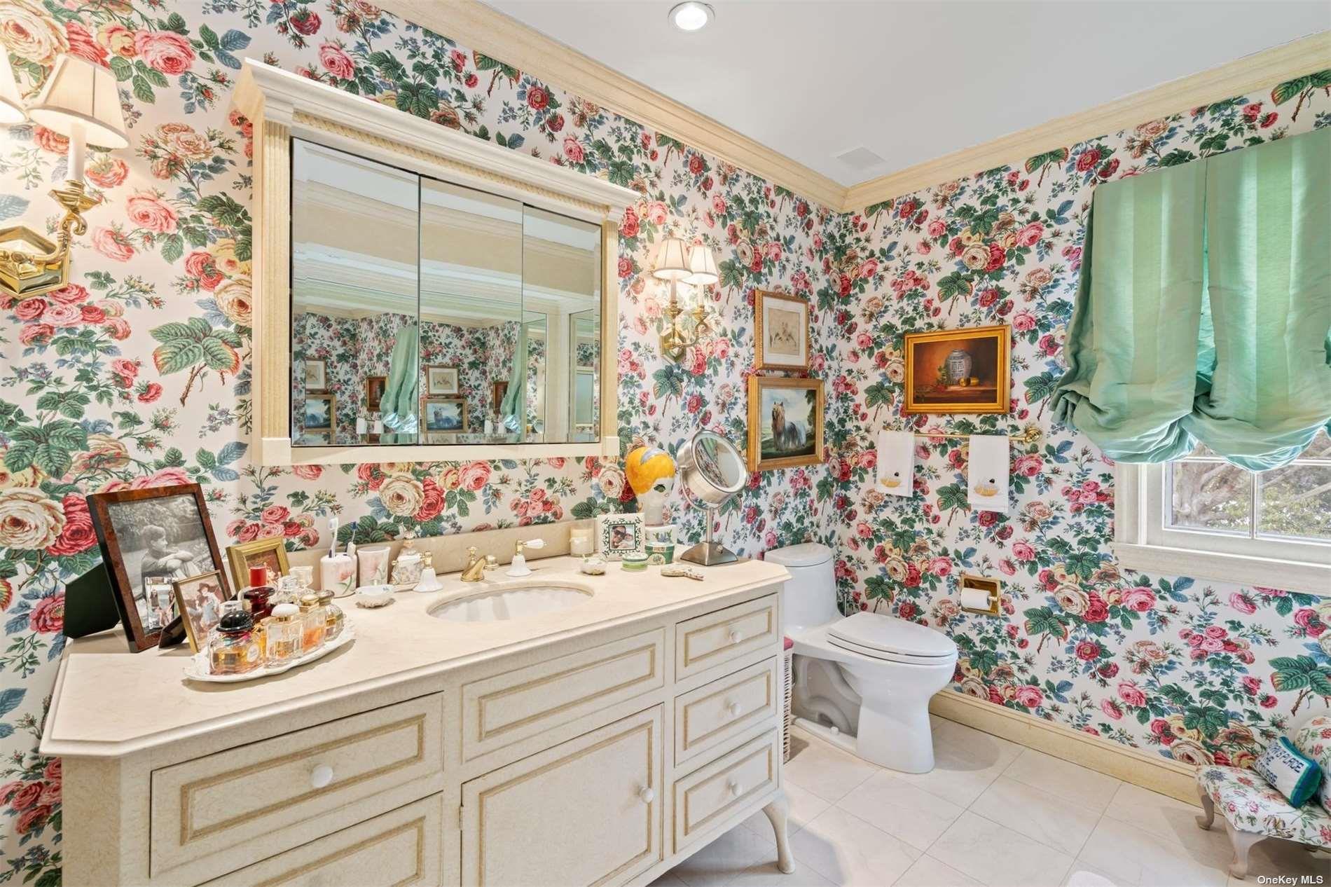 285 Piping Rock Road, Locust Valley, NY 11560