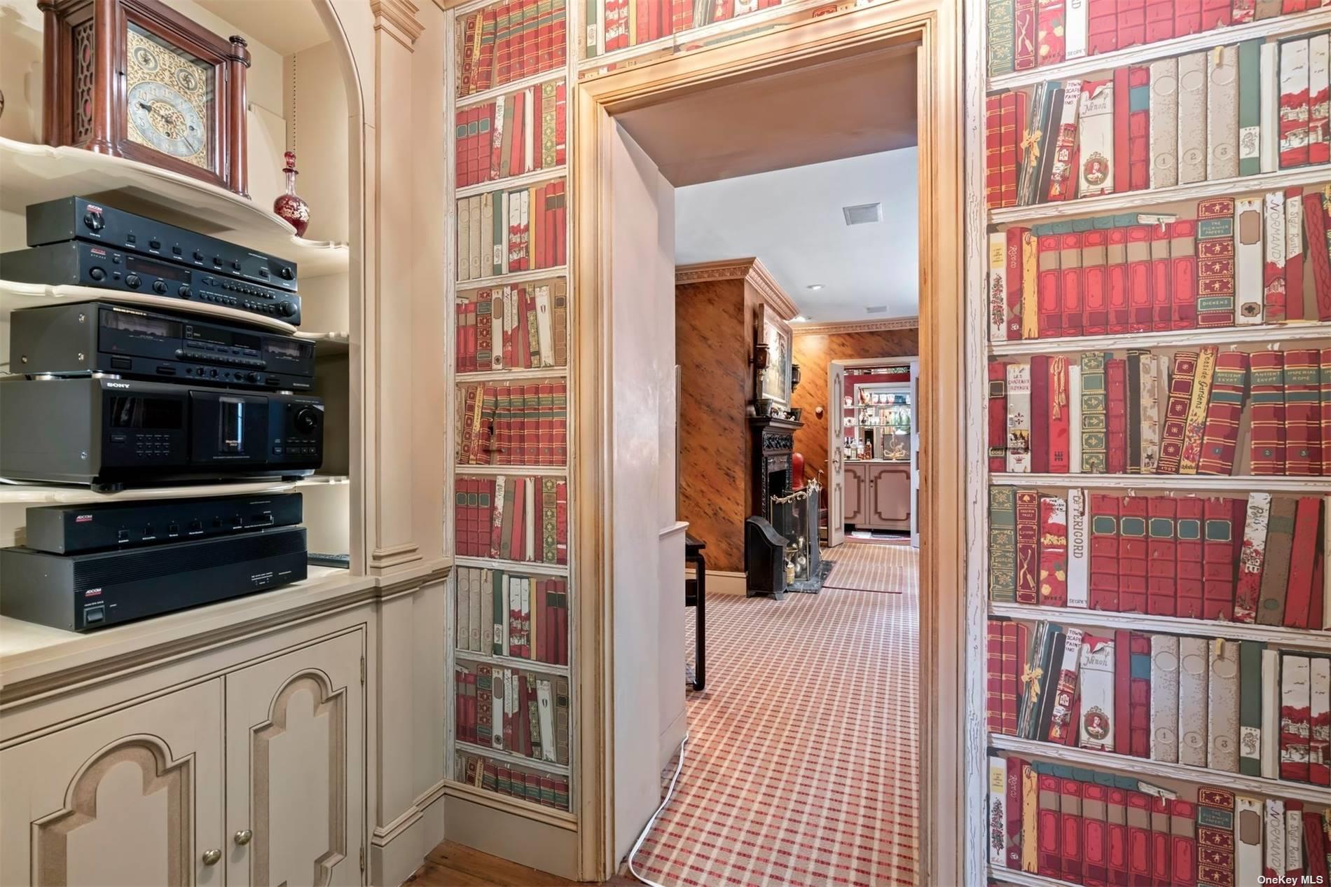 285 Piping Rock Road, Locust Valley, NY 11560