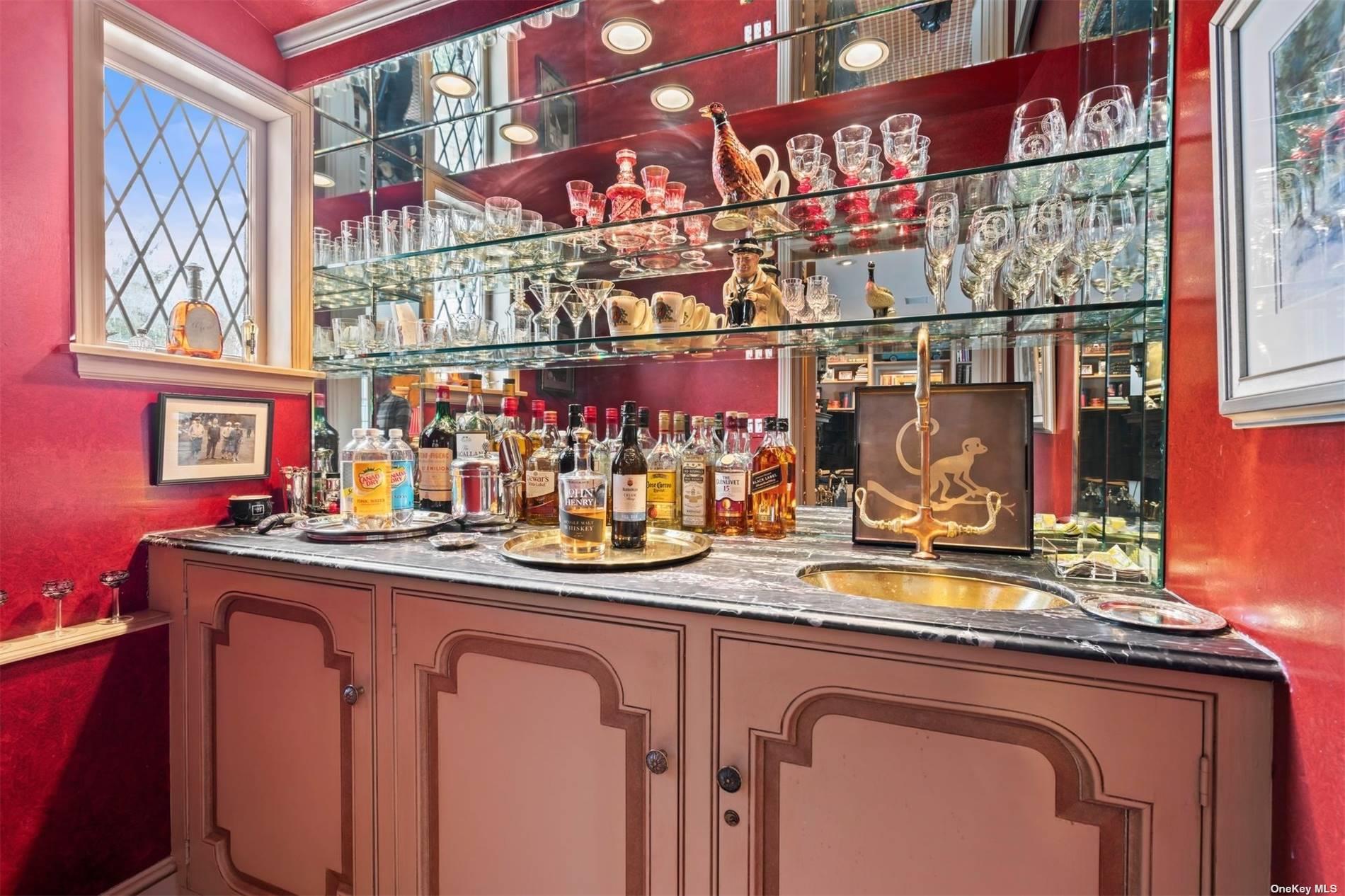 285 Piping Rock Road, Locust Valley, NY 11560