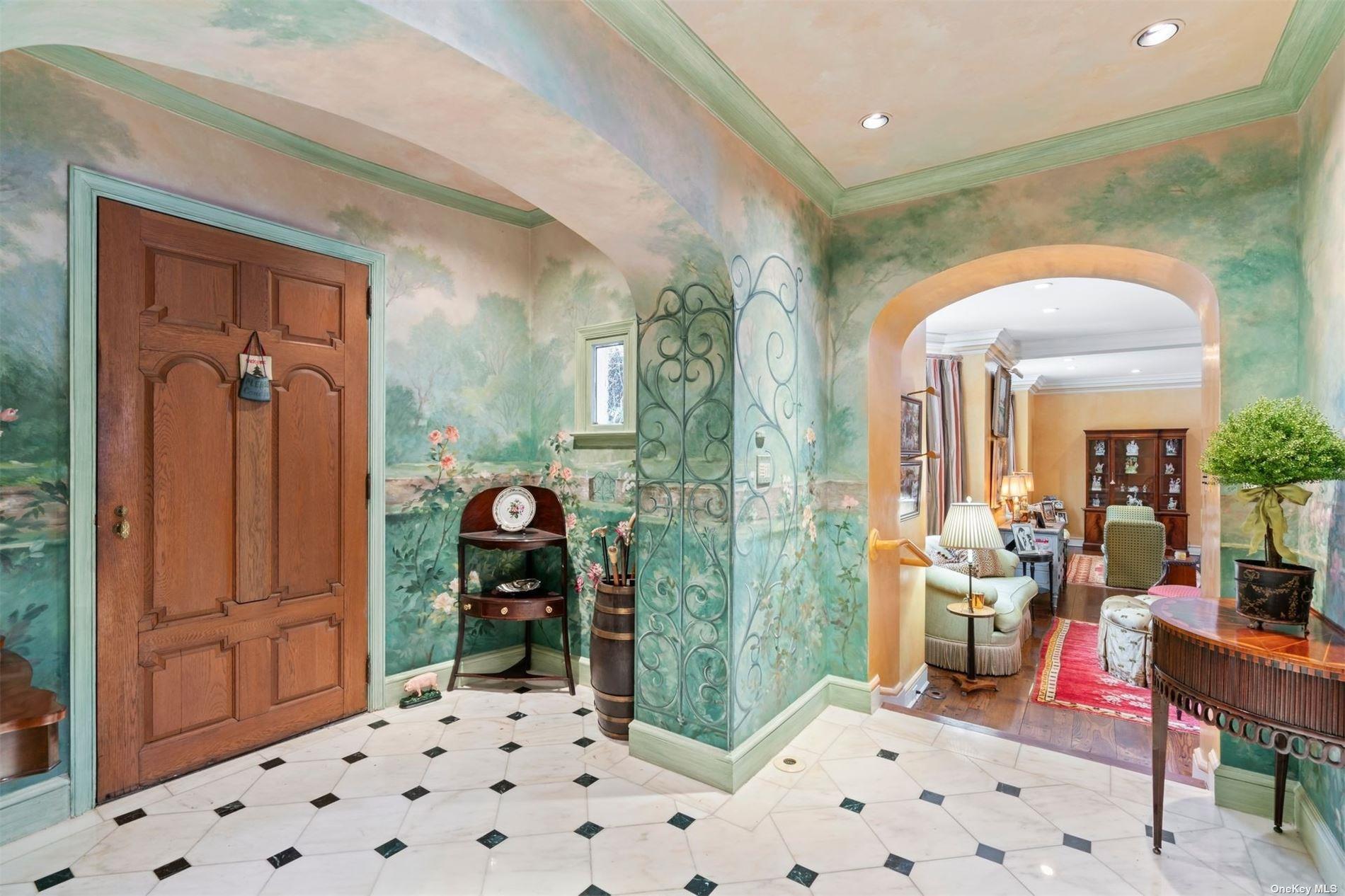 285 Piping Rock Road, Locust Valley, NY 11560