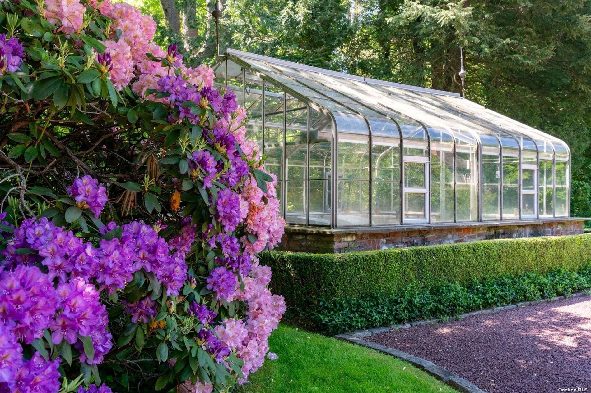 285 Piping Rock Road, Locust Valley, NY 11560