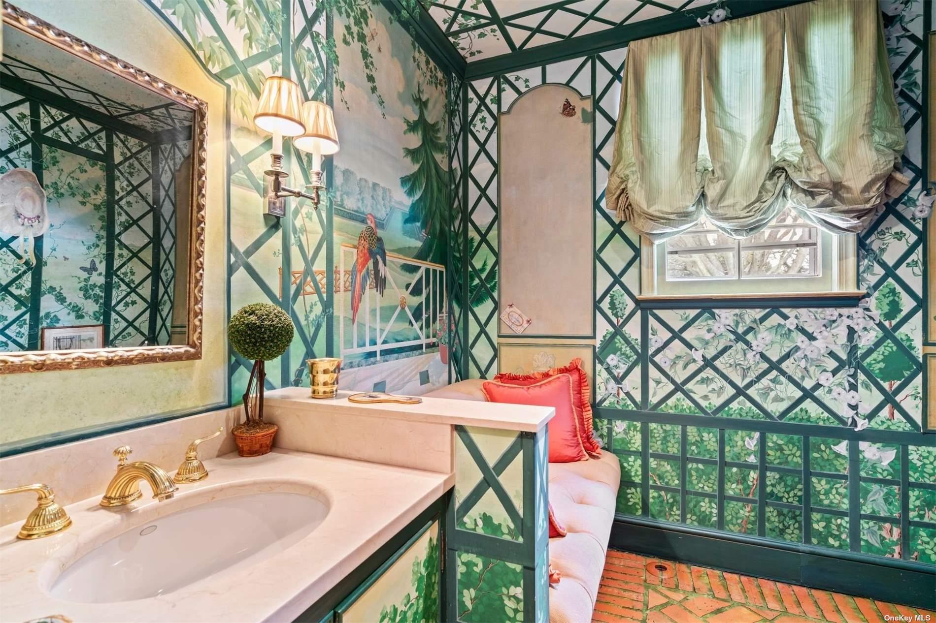 285 Piping Rock Road, Locust Valley, NY 11560