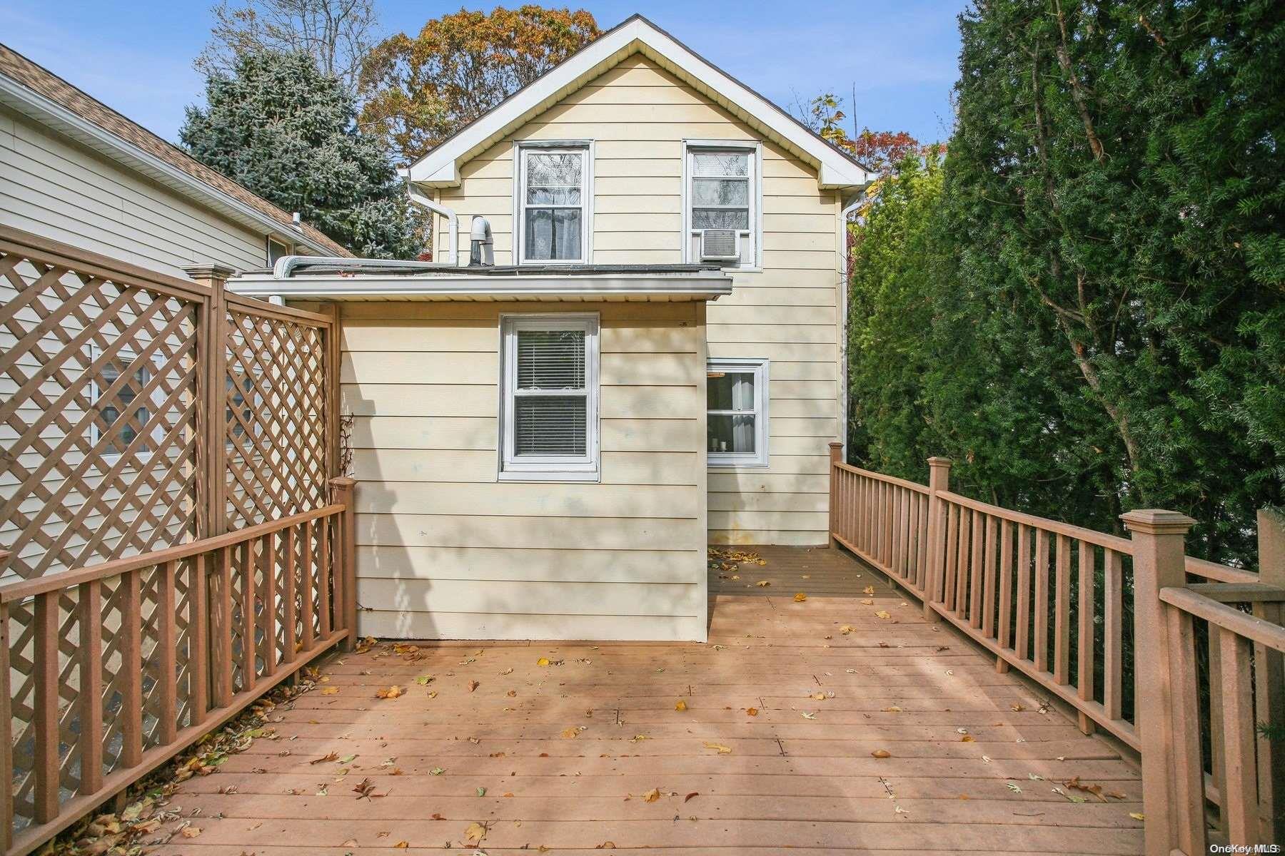 74 Davis Street, Locust Valley, NY 11560